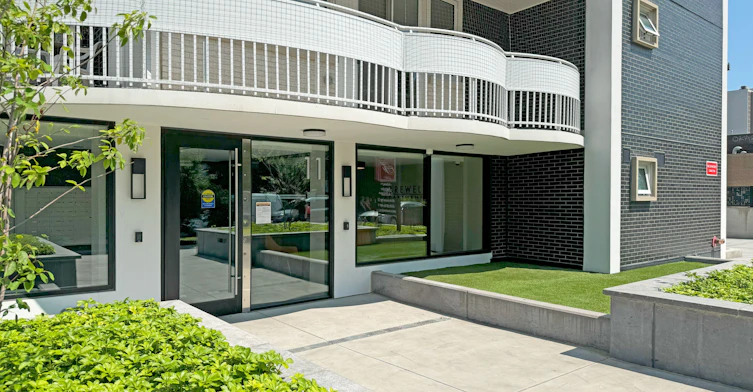 105-11 Walmer Road, Toronto, ON, M5R 2W9 - 17
