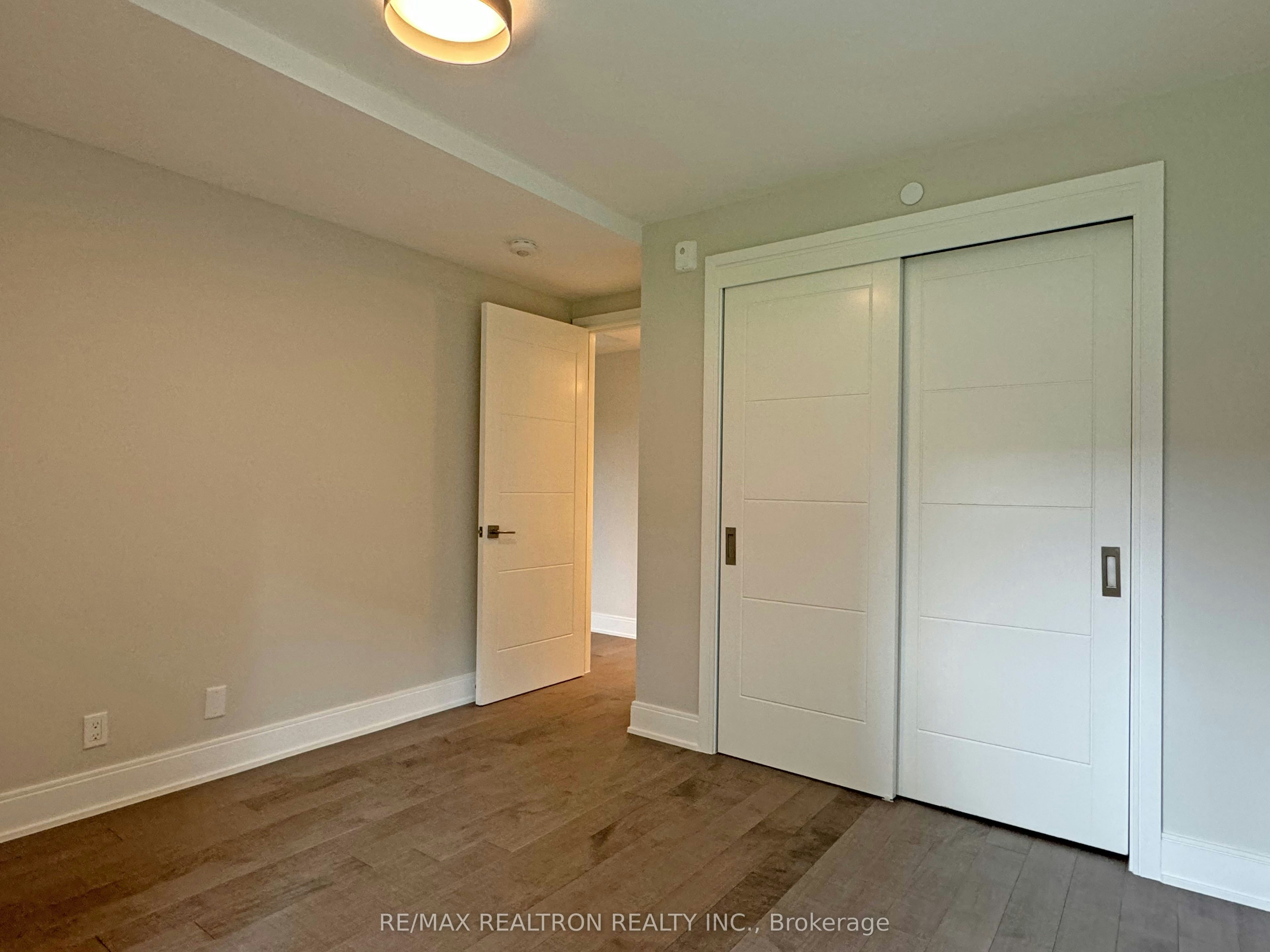105-11 Walmer Road, Toronto, ON, M5R 2W9 - 7