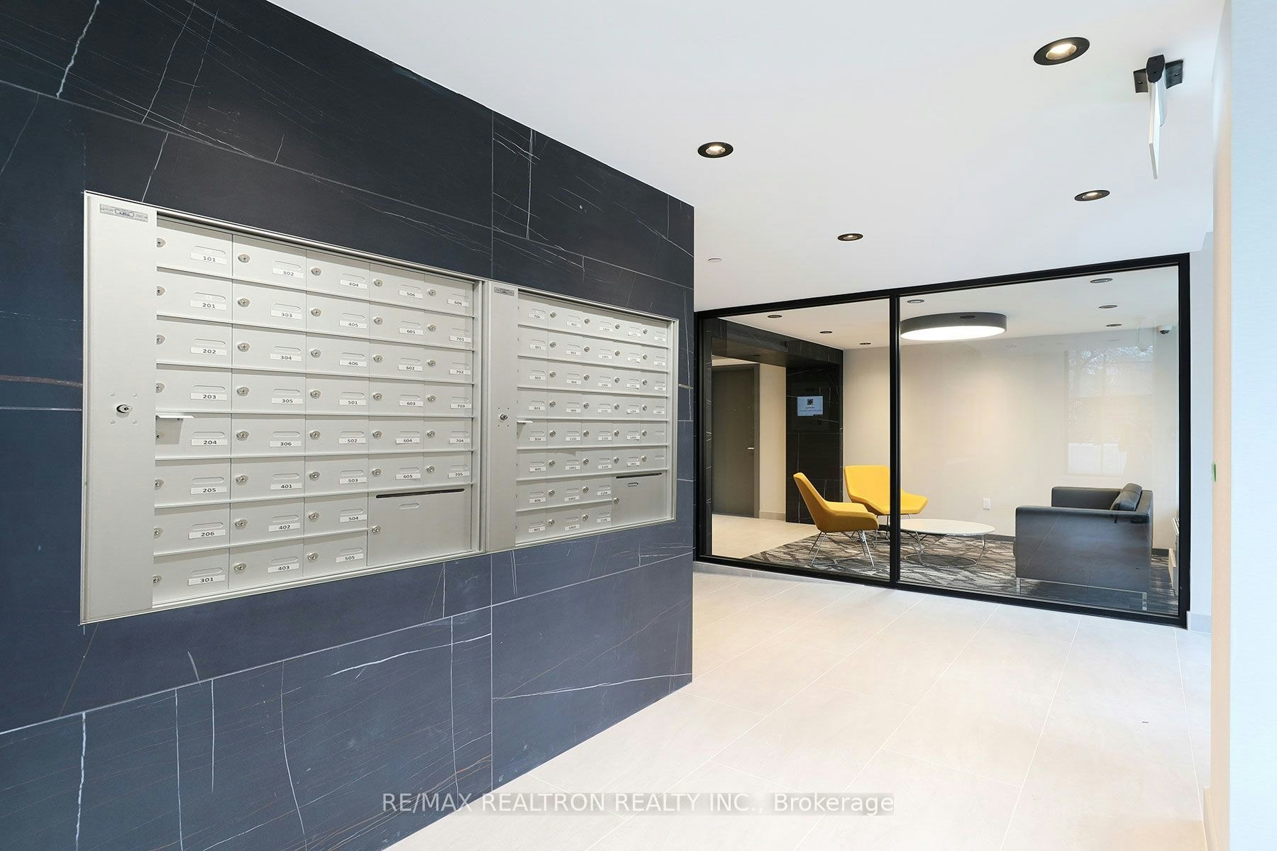 105-11 Walmer Road, Toronto, ON, M5R 2W9 - 16