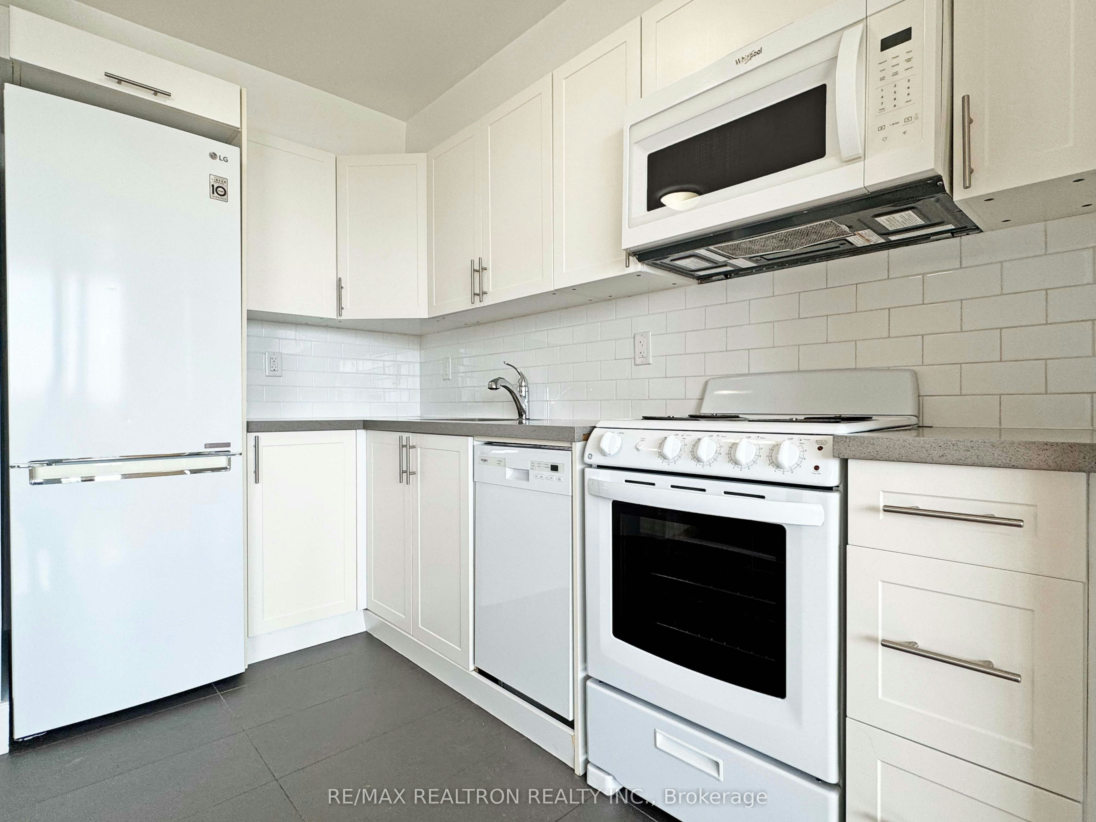 1415-666 Spadina Avenue, Toronto, ON, M5S 2H8 - 6