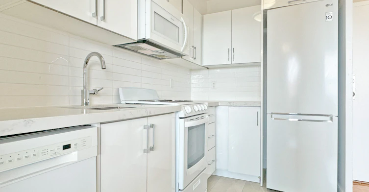 409-1500 Bathurst Street, Toronto, ON, M5P 3L3 - 2