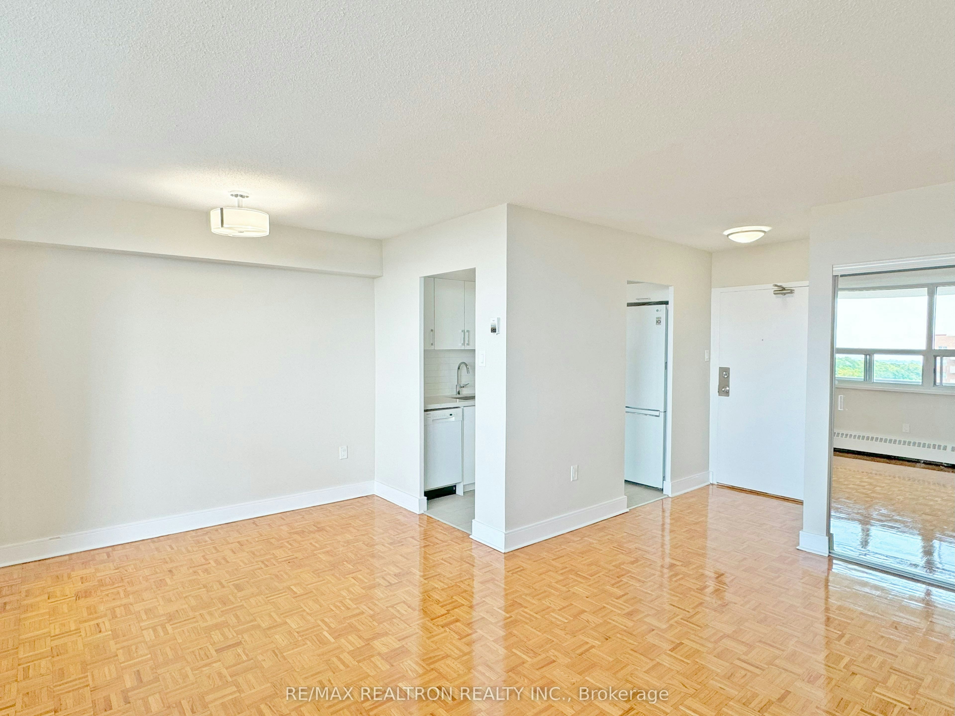 409-1500 Bathurst Street, Toronto, ON, M5P 3L3