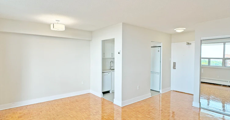 409-1500 Bathurst Street, Toronto, ON, M5P 3L3