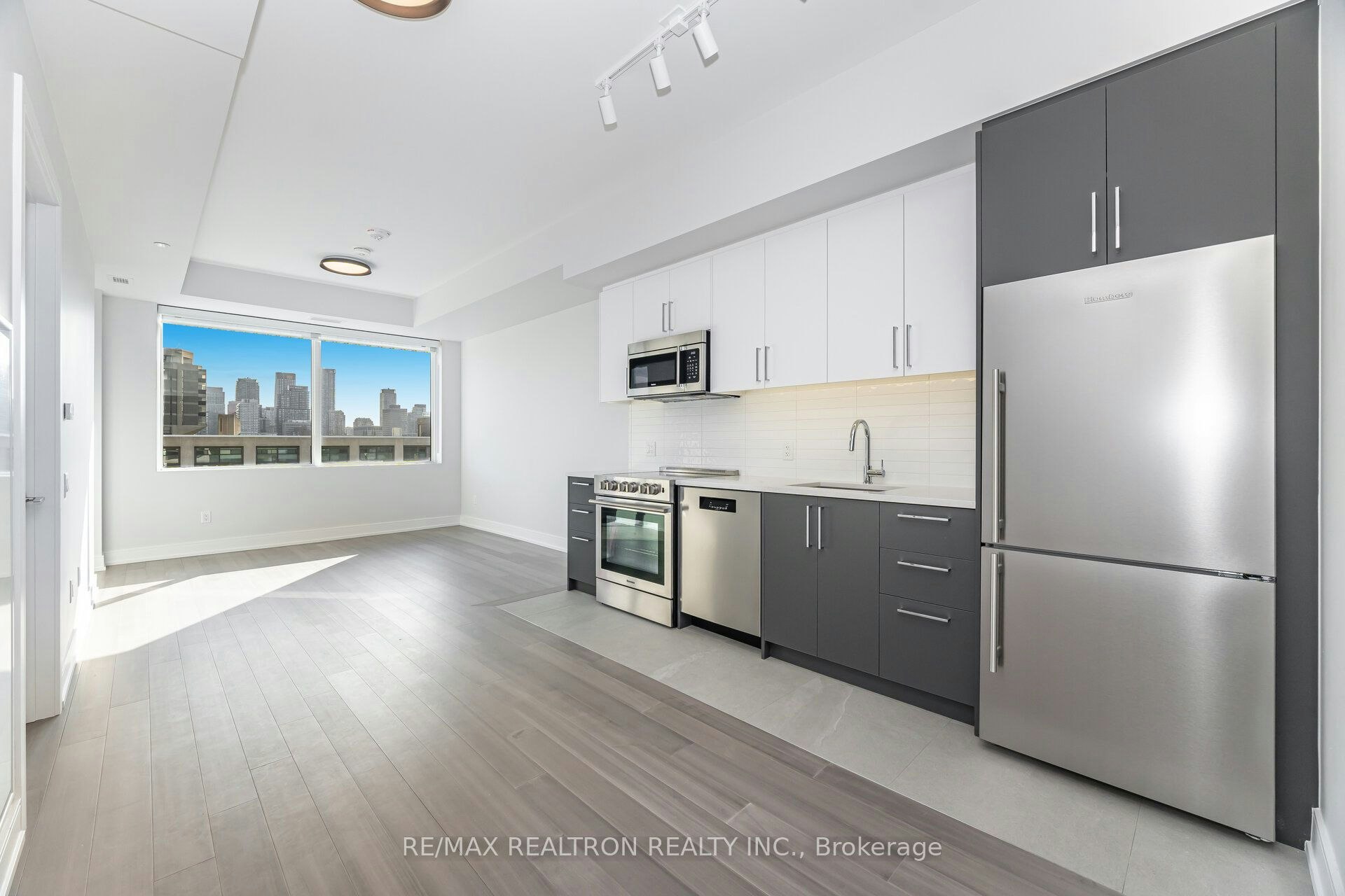 806-664 Spadina Avenue, Toronto, ON, M5S 2H7