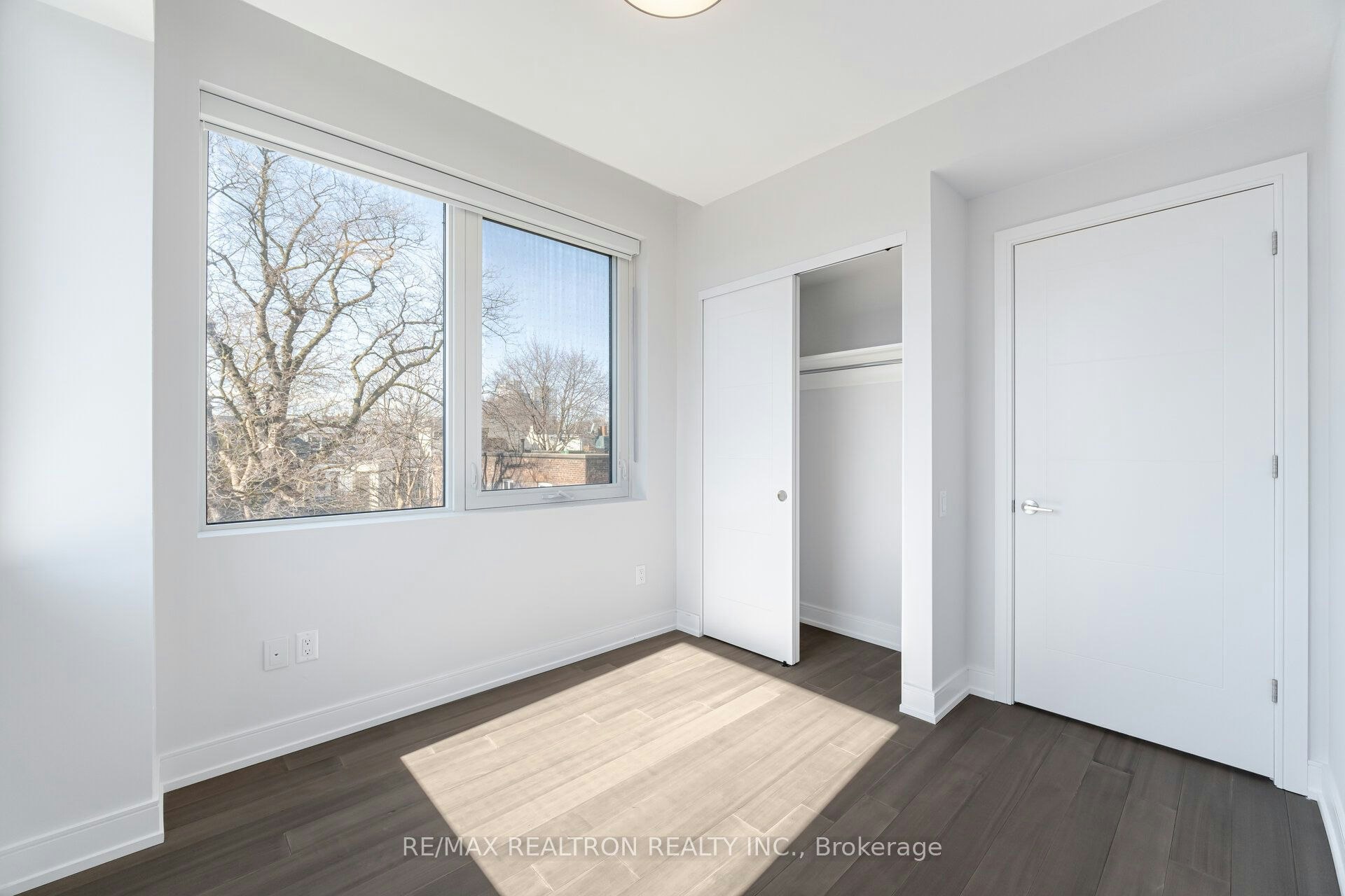 203-664 Spadina Avenue, Toronto, ON, M5S 2H7 - 9