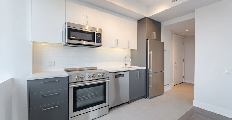 203-664 Spadina Avenue, Toronto, ON, M5S 2H7 - 5