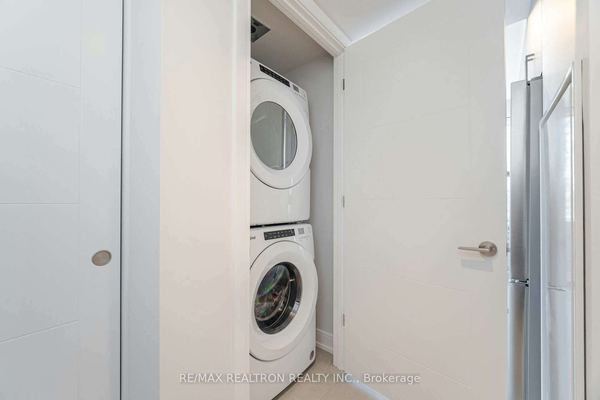 203-664 Spadina Avenue, Toronto, ON, M5S 2H7 - 14