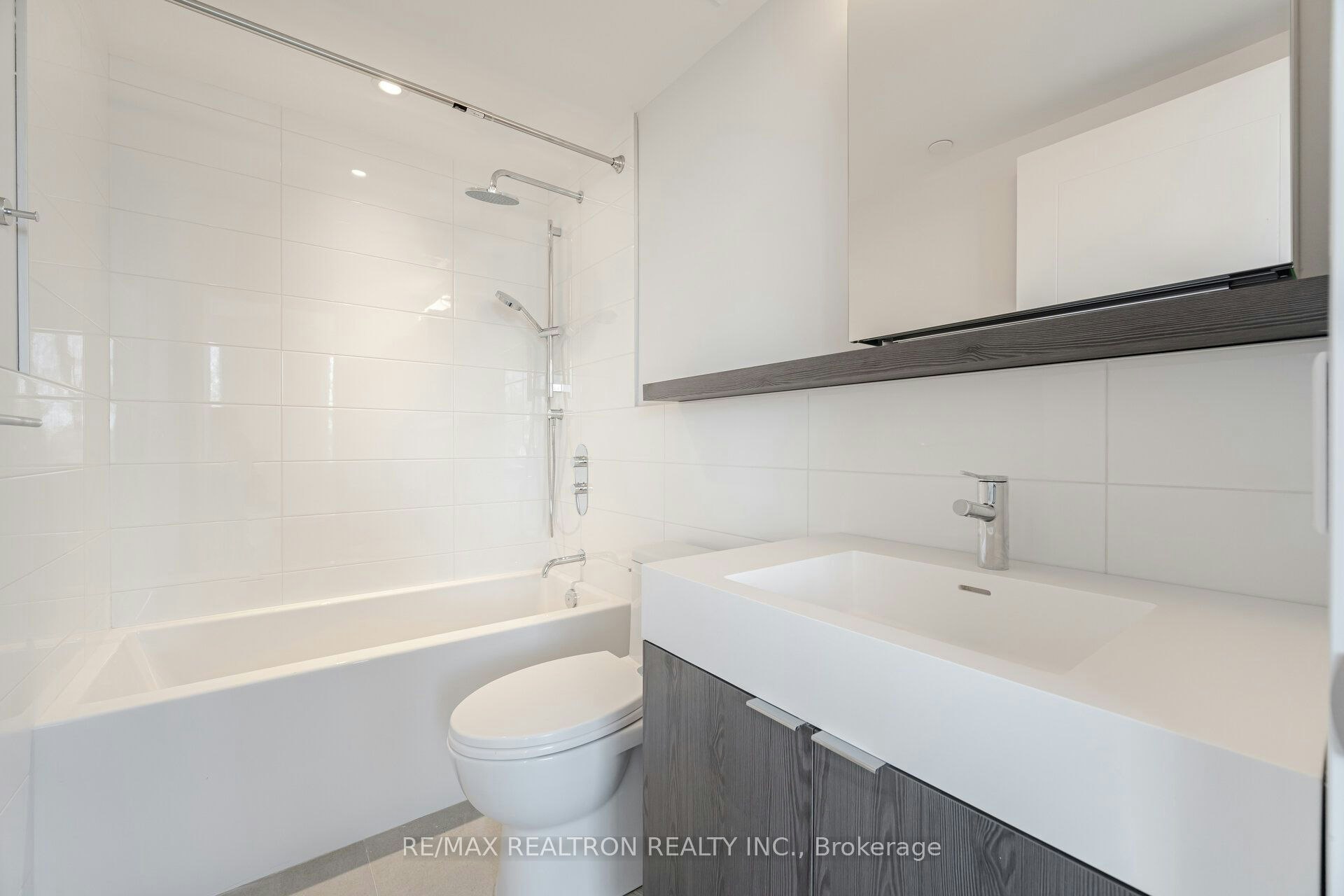 203-664 Spadina Avenue, Toronto, ON, M5S 2H7 - 7