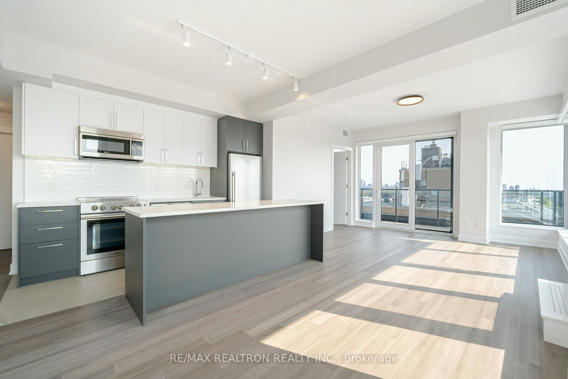 1203-2525 Bathurst Street, Toronto, ON, M6B 2Y9 - 2
