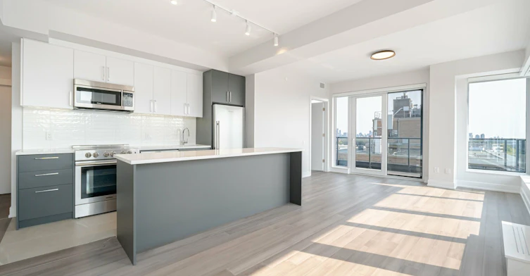 1203-2525 Bathurst Street, Toronto, ON, M6B 2Y9 - 2