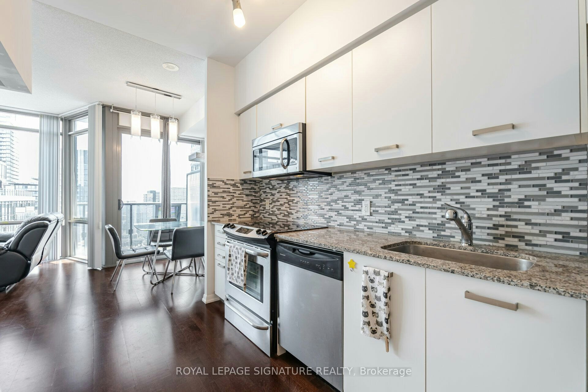 3307-832 Bay Street, Toronto, ON, M5S 1Z6 - 6