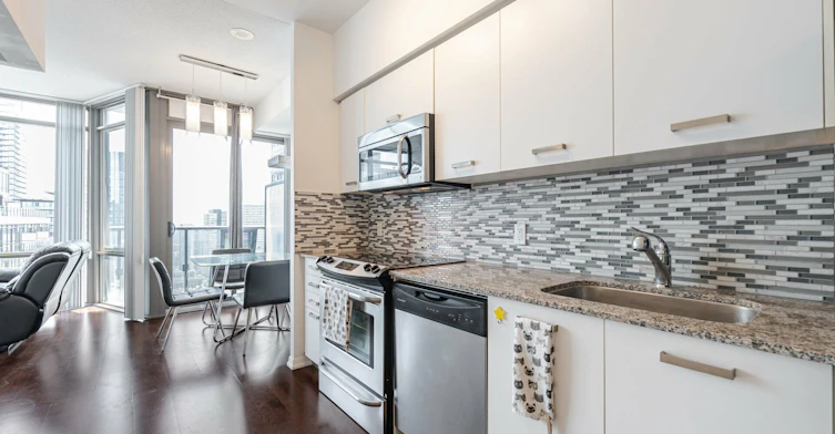 3307-832 Bay Street, Toronto, ON, M5S 1Z6 - 6