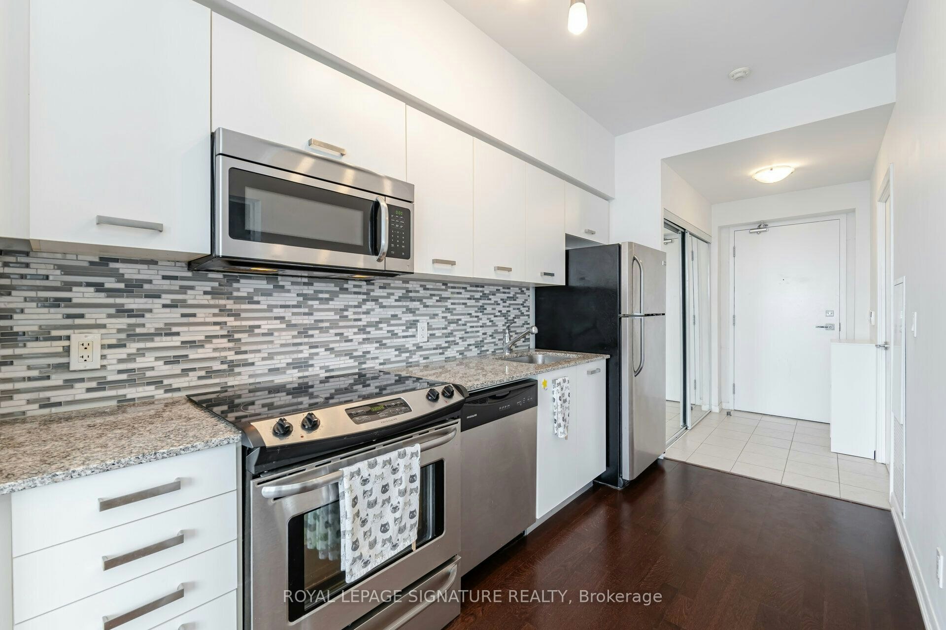 3307-832 Bay Street, Toronto, ON, M5S 1Z6 - 7