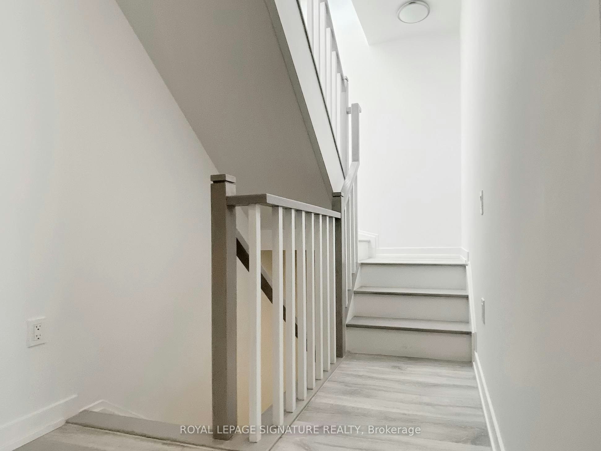 S608-8 Olympic Gdn Drive, Toronto, ON, M2M 0B9 - 18