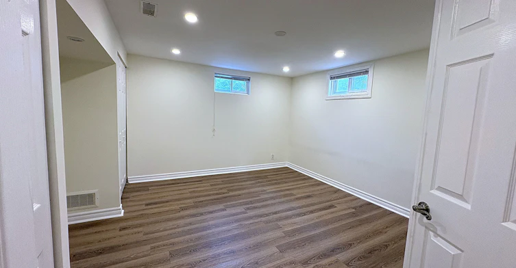 Basement-5 Carnegie Court, Toronto, ON, M2M 1W2 - 8