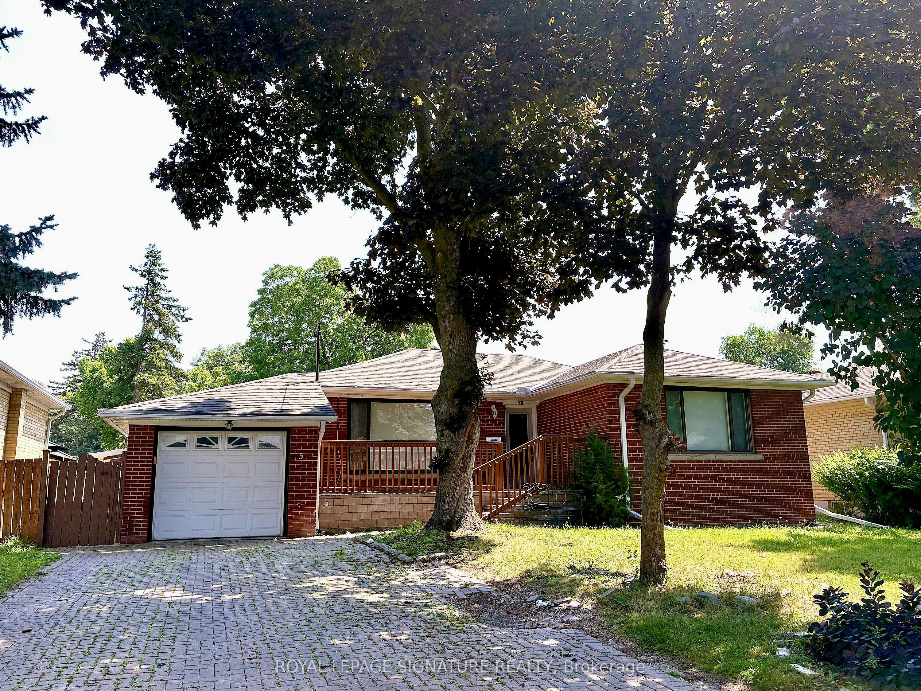 Basement-5 Carnegie Court, Toronto, ON, M2M 1W2