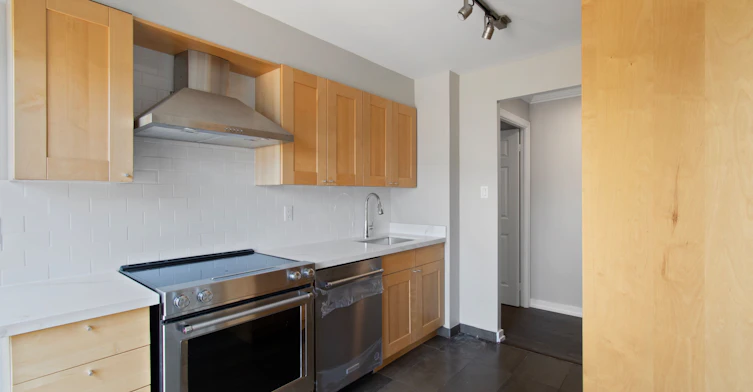 1008-889 Bay Street, Toronto, ON, M5S 3K5 - 9