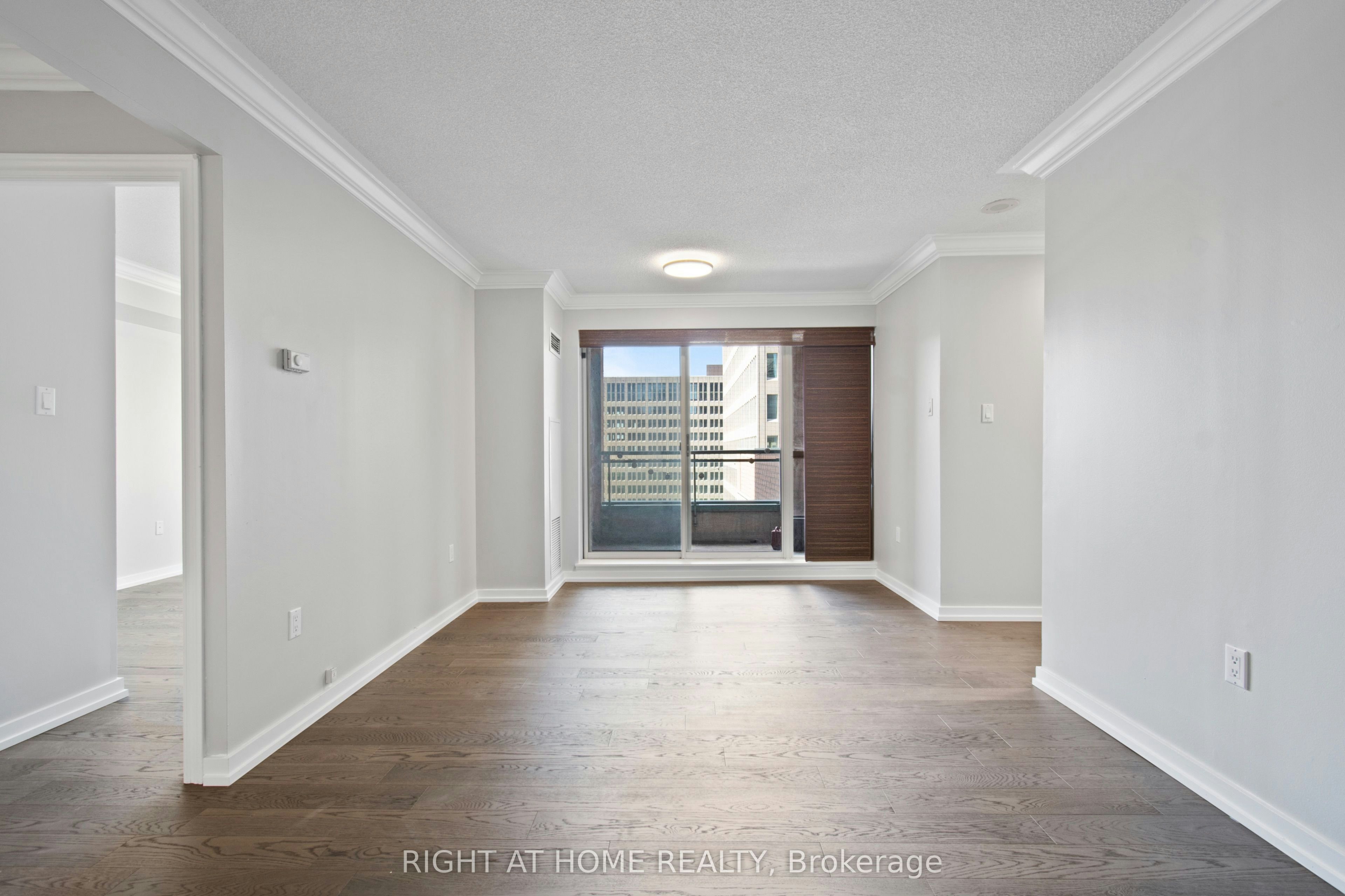 1008-889 Bay Street, Toronto, ON, M5S 3K5 - 6