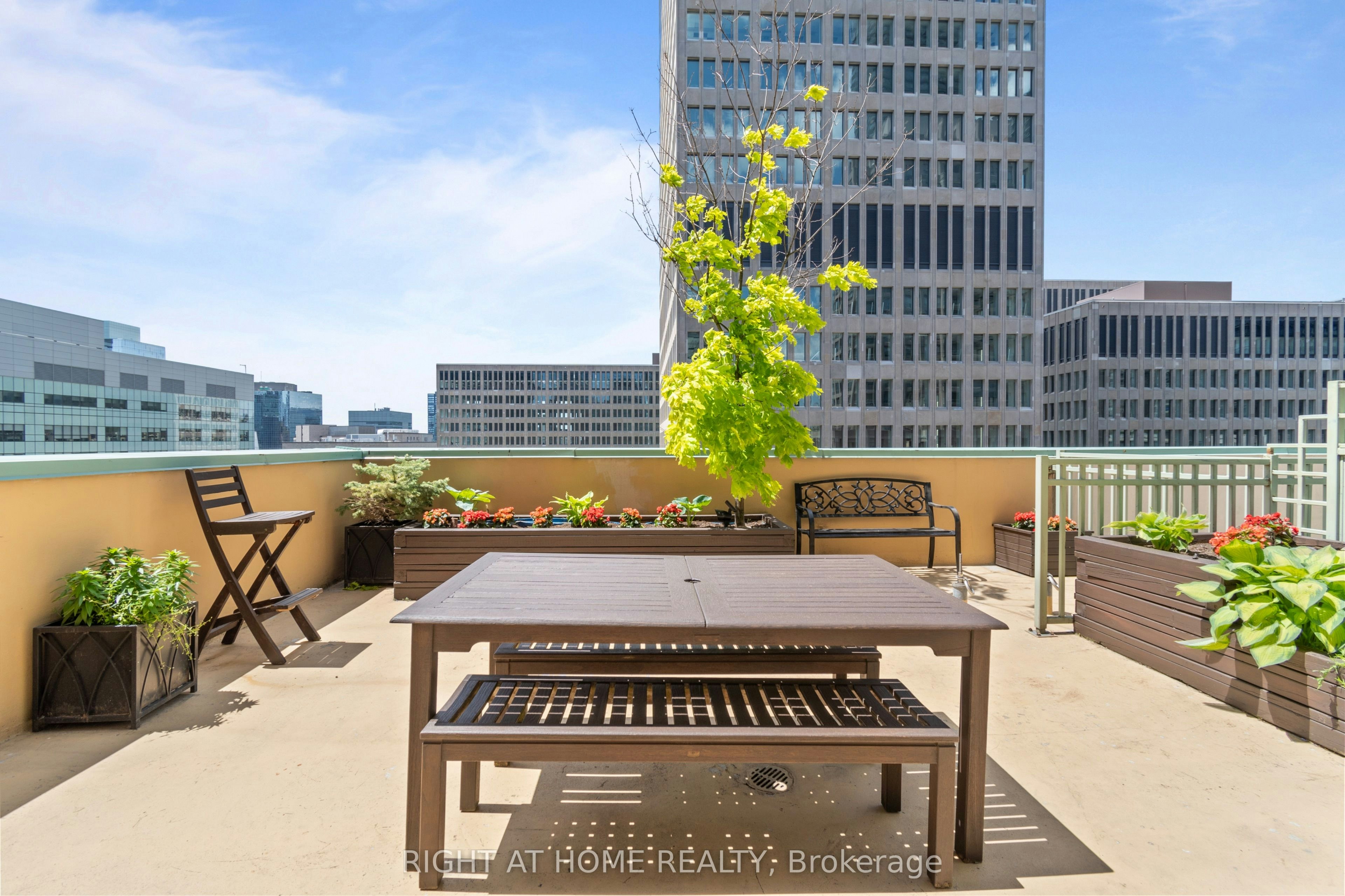 1008-889 Bay Street, Toronto, ON, M5S 3K5 - 18