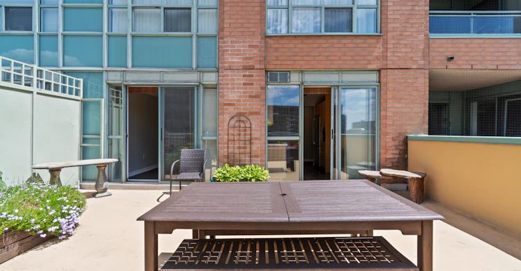 1008-889 Bay Street, Toronto, ON, M5S 3K5 - 17