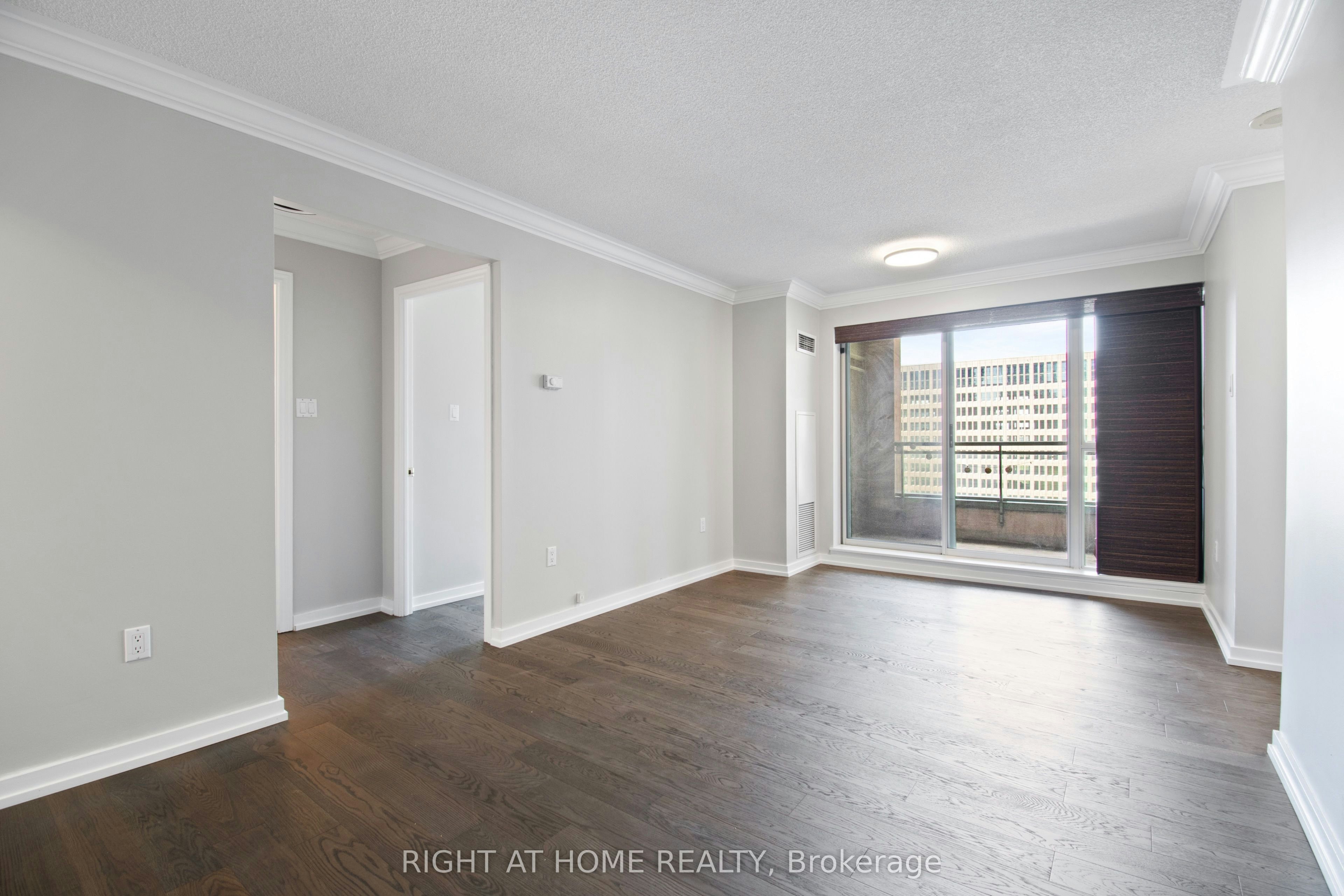 1008-889 Bay Street, Toronto, ON, M5S 3K5 - 7