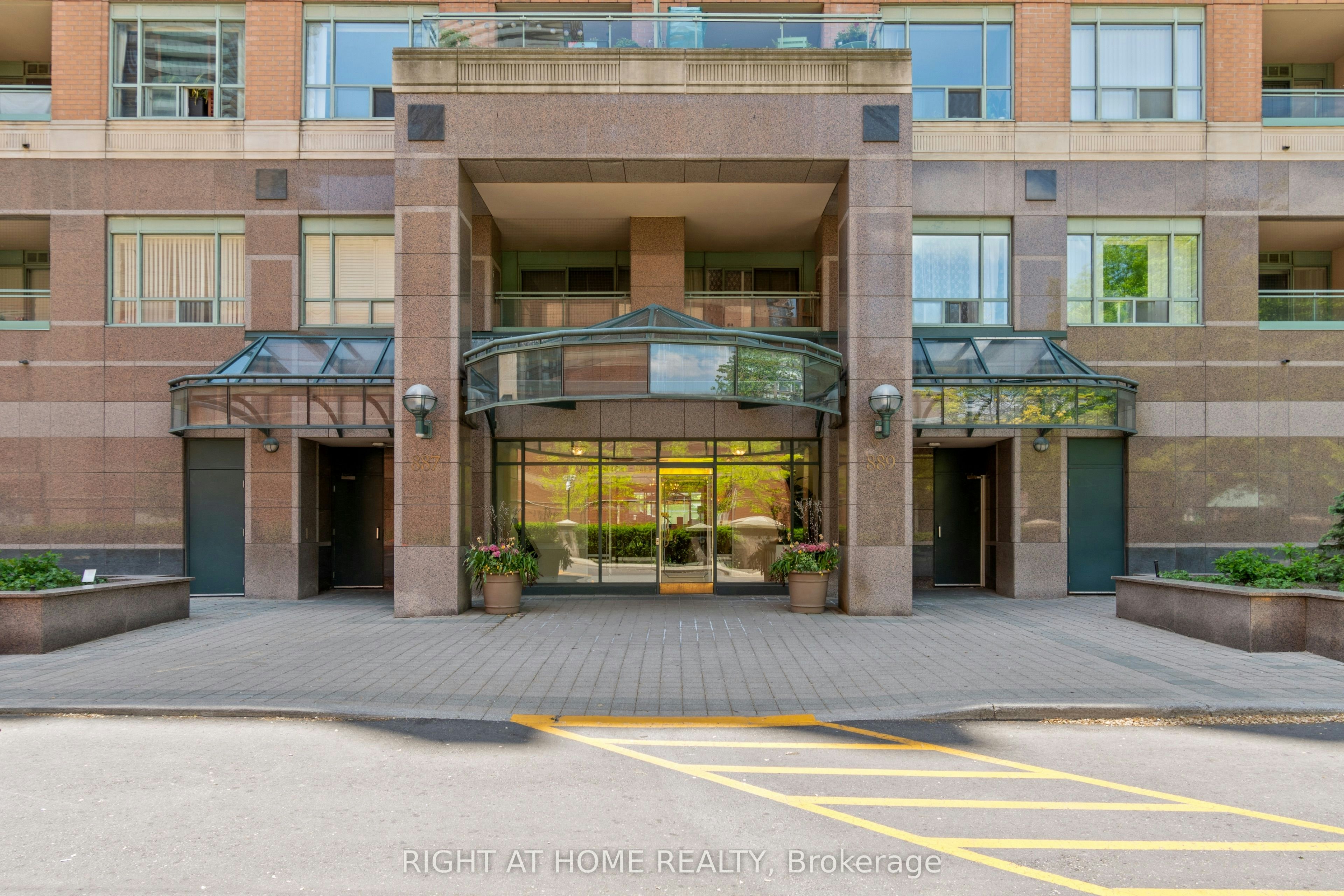 1008-889 Bay Street, Toronto, ON, M5S 3K5