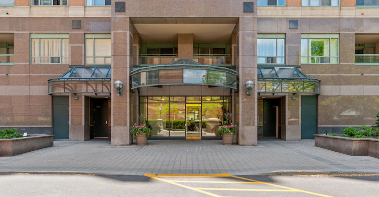 1008-889 Bay Street, Toronto, ON, M5S 3K5