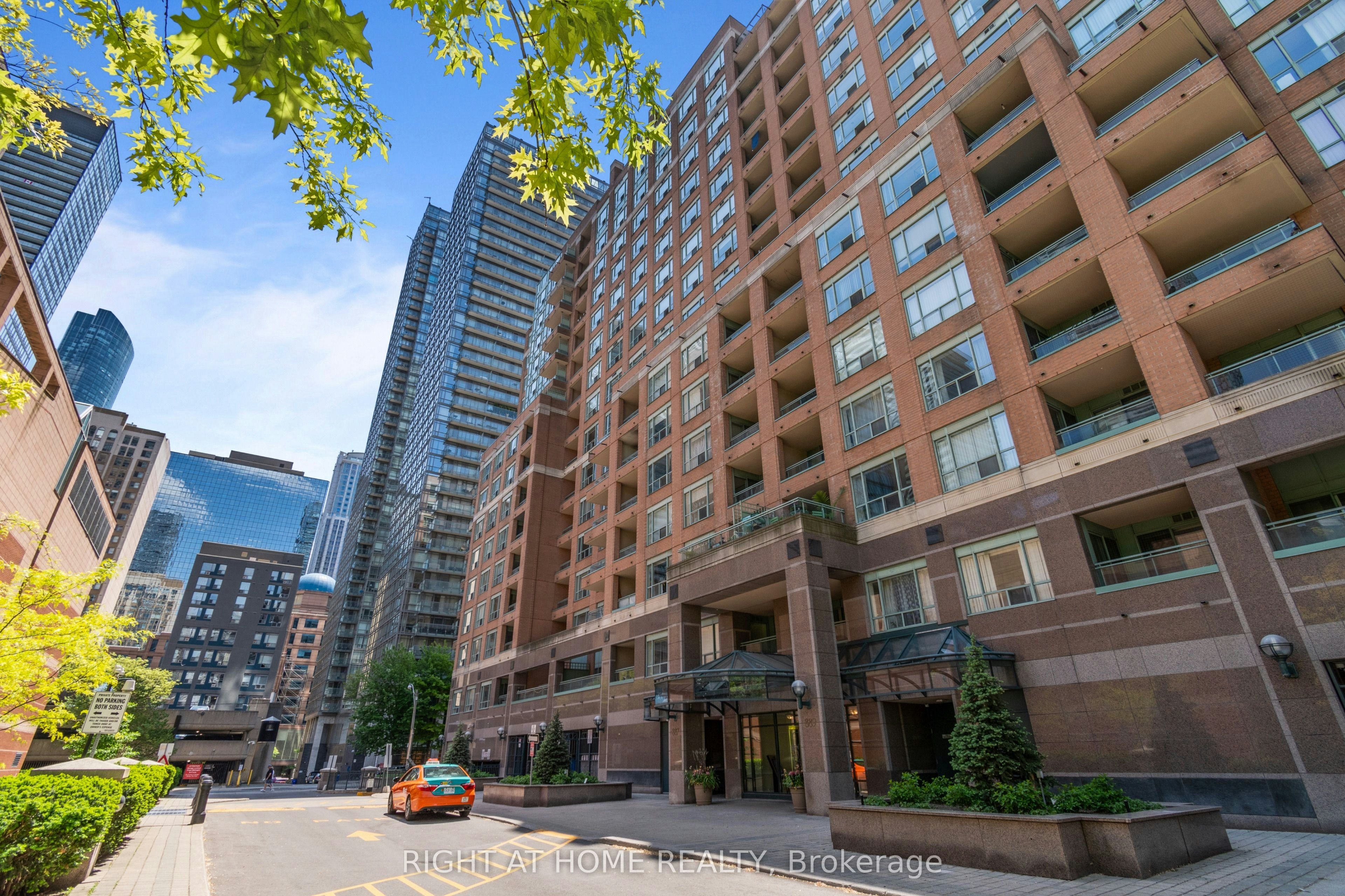 1008-889 Bay Street, Toronto, ON, M5S 3K5 - 24