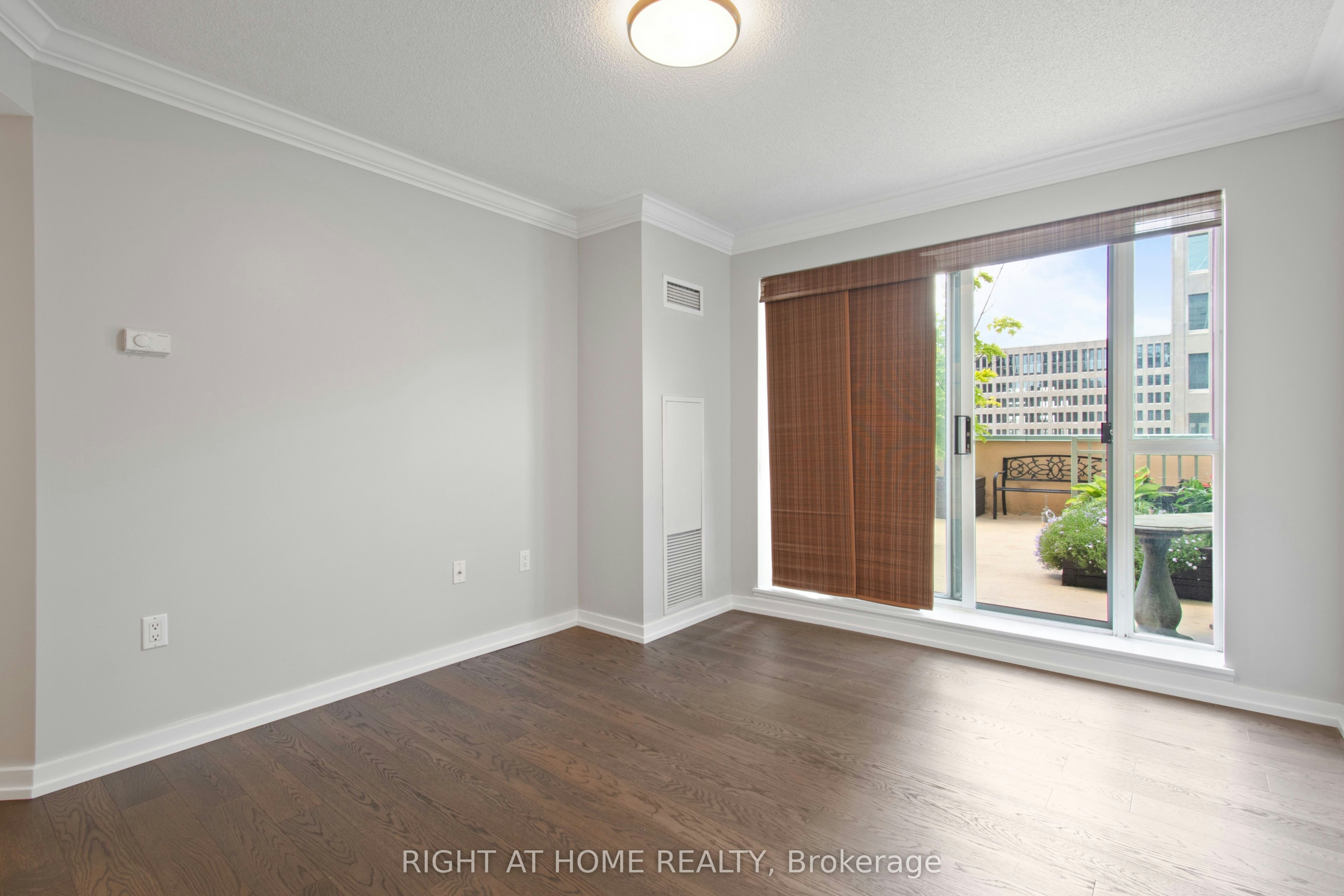 1008-889 Bay Street, Toronto, ON, M5S 3K5 - 11