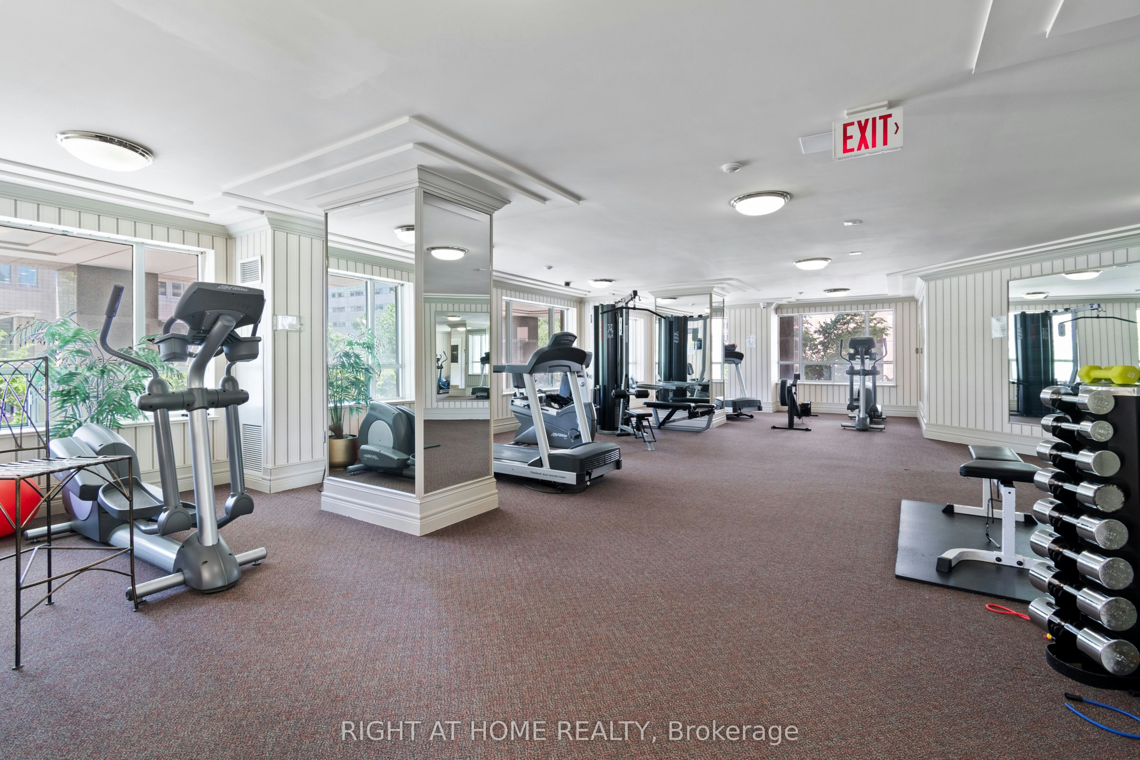 1008-889 Bay Street, Toronto, ON, M5S 3K5 - 23