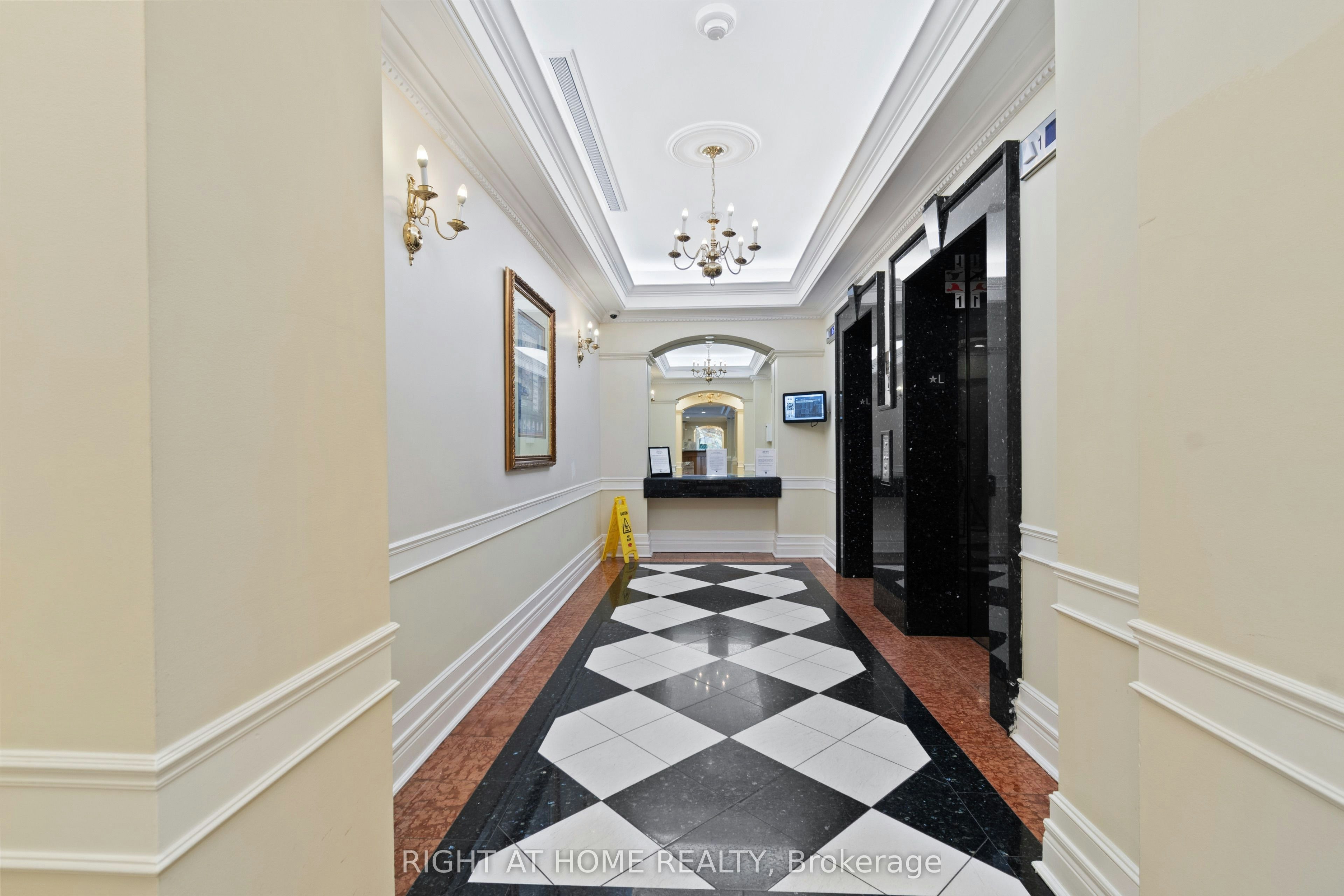 1008-889 Bay Street, Toronto, ON, M5S 3K5 - 21
