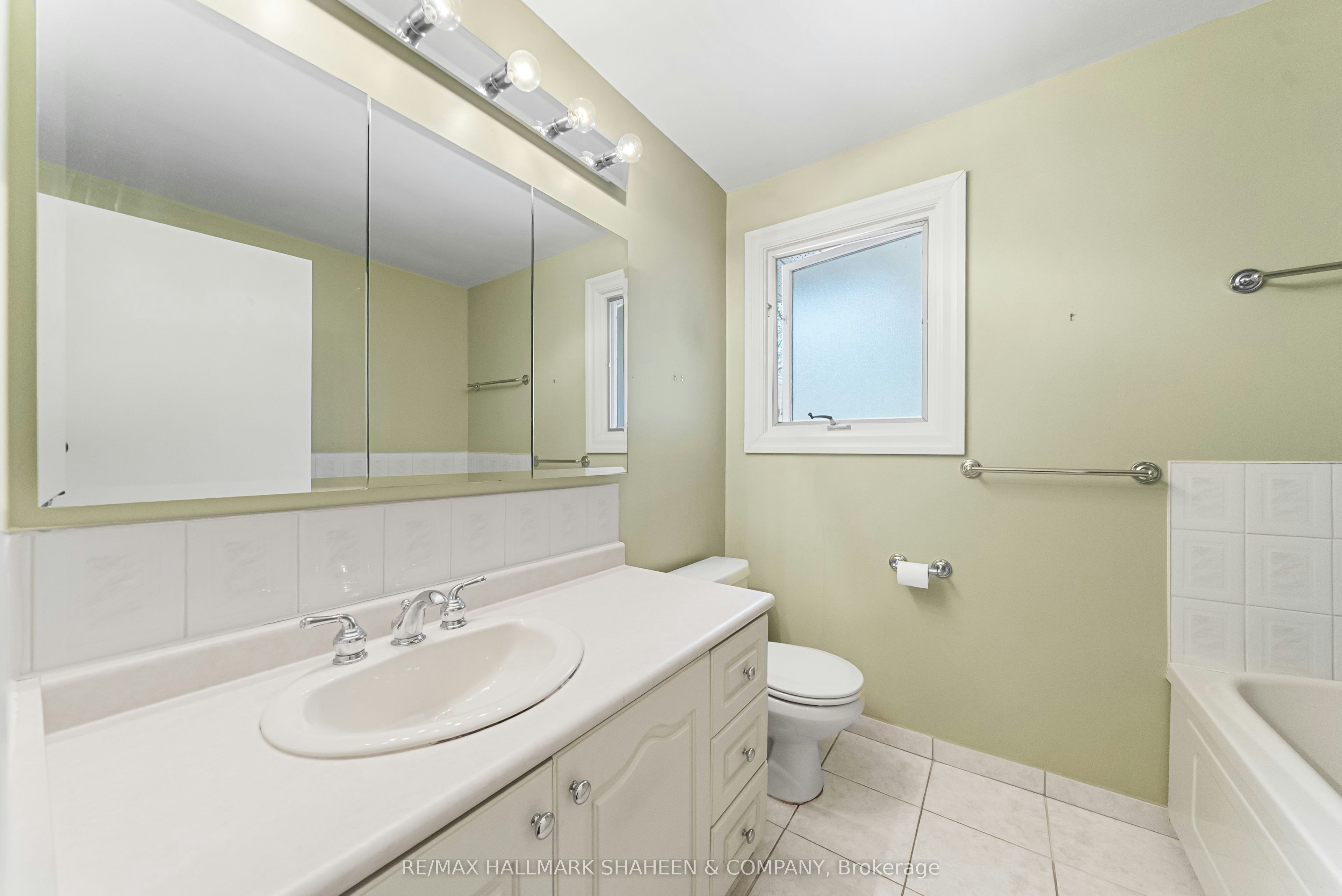 45 Hi Mount Drive, Toronto, ON, M2K 1X3 - 17