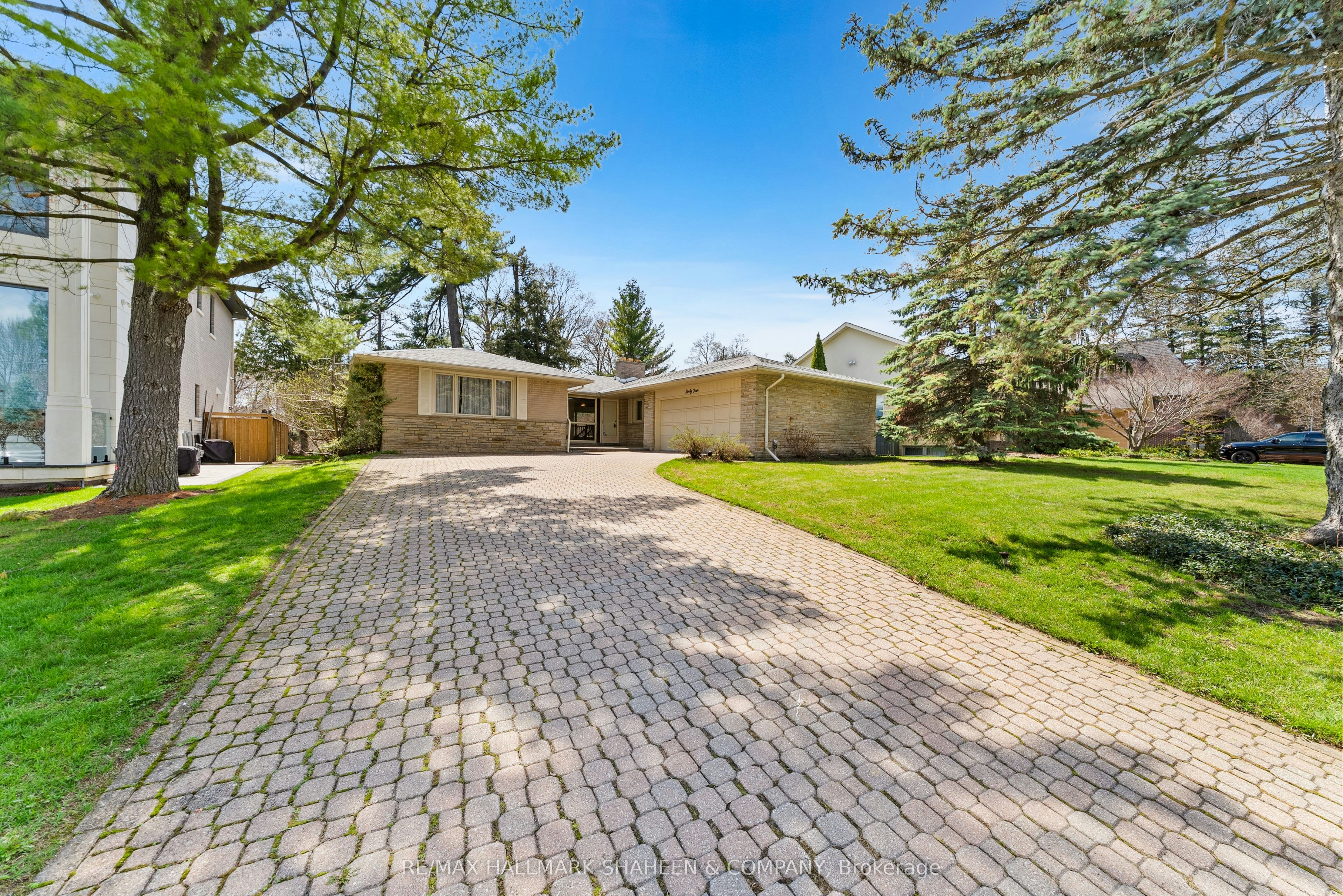 45 Hi Mount Drive, Toronto, ON, M2K 1X3 - 2