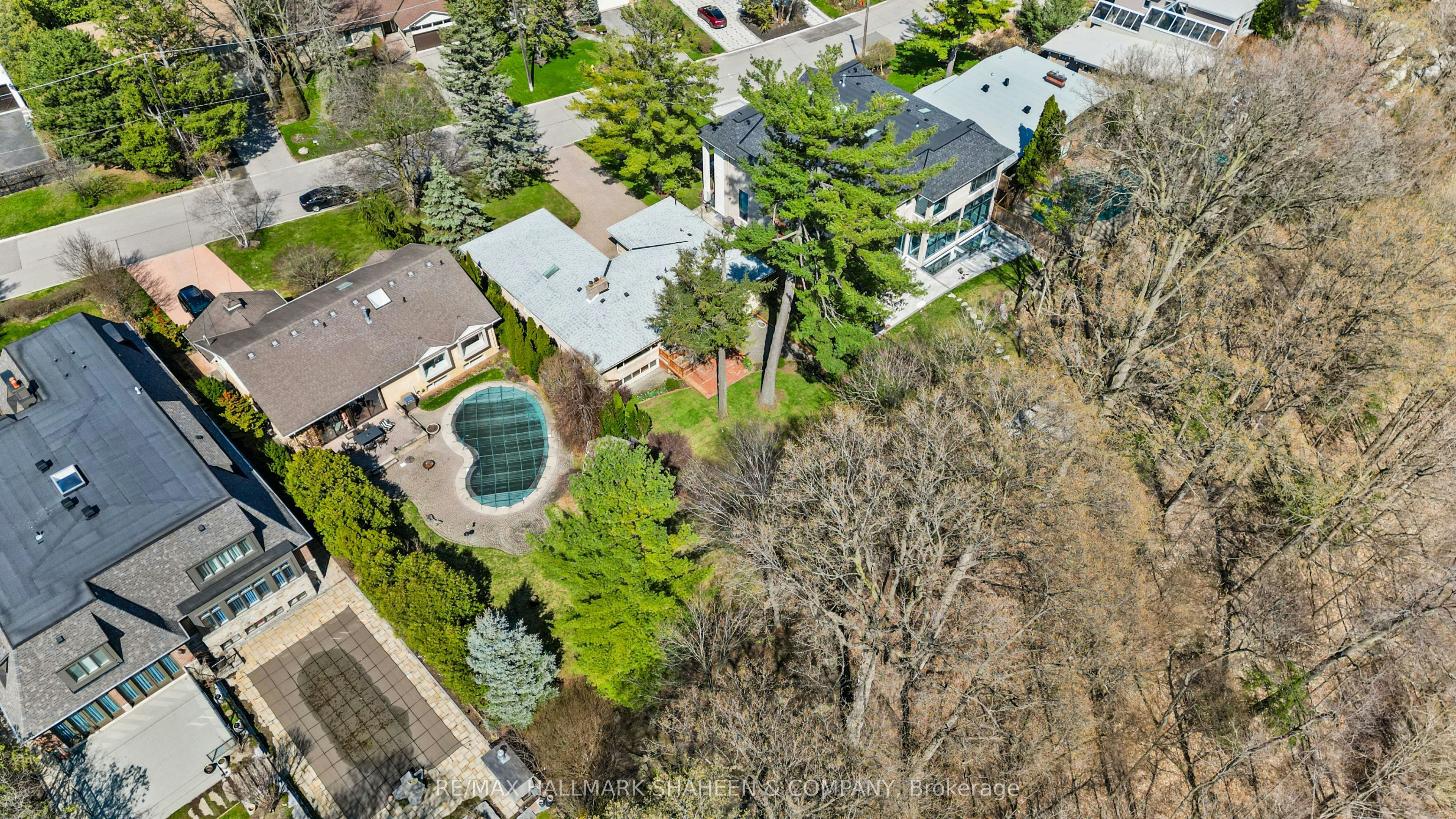 45 Hi Mount Drive, Toronto, ON, M2K 1X3 - 45