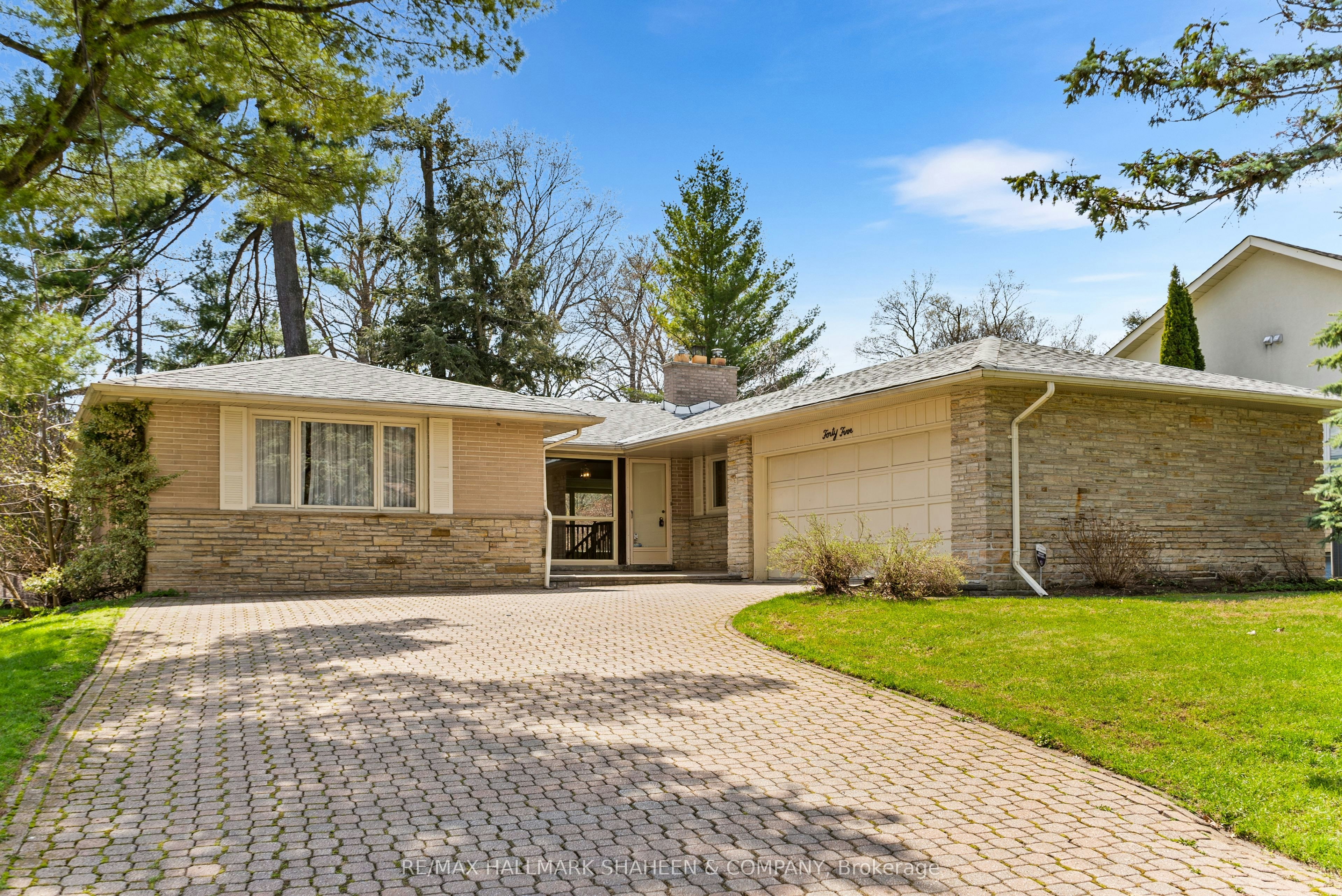 45 Hi Mount Drive, Toronto, ON, M2K 1X3