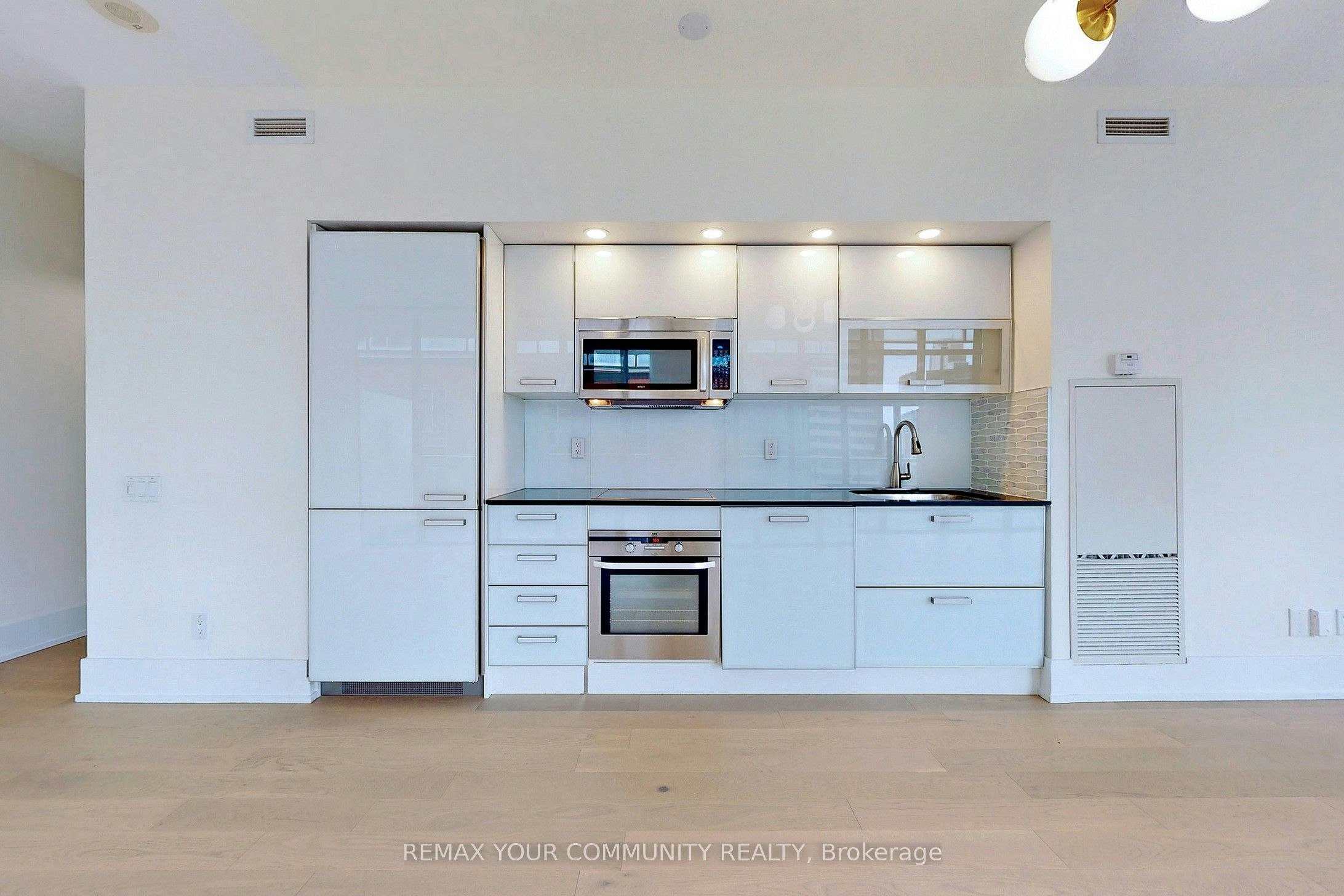 603-33 Charles Street E, Toronto, ON, M4Y 1R9