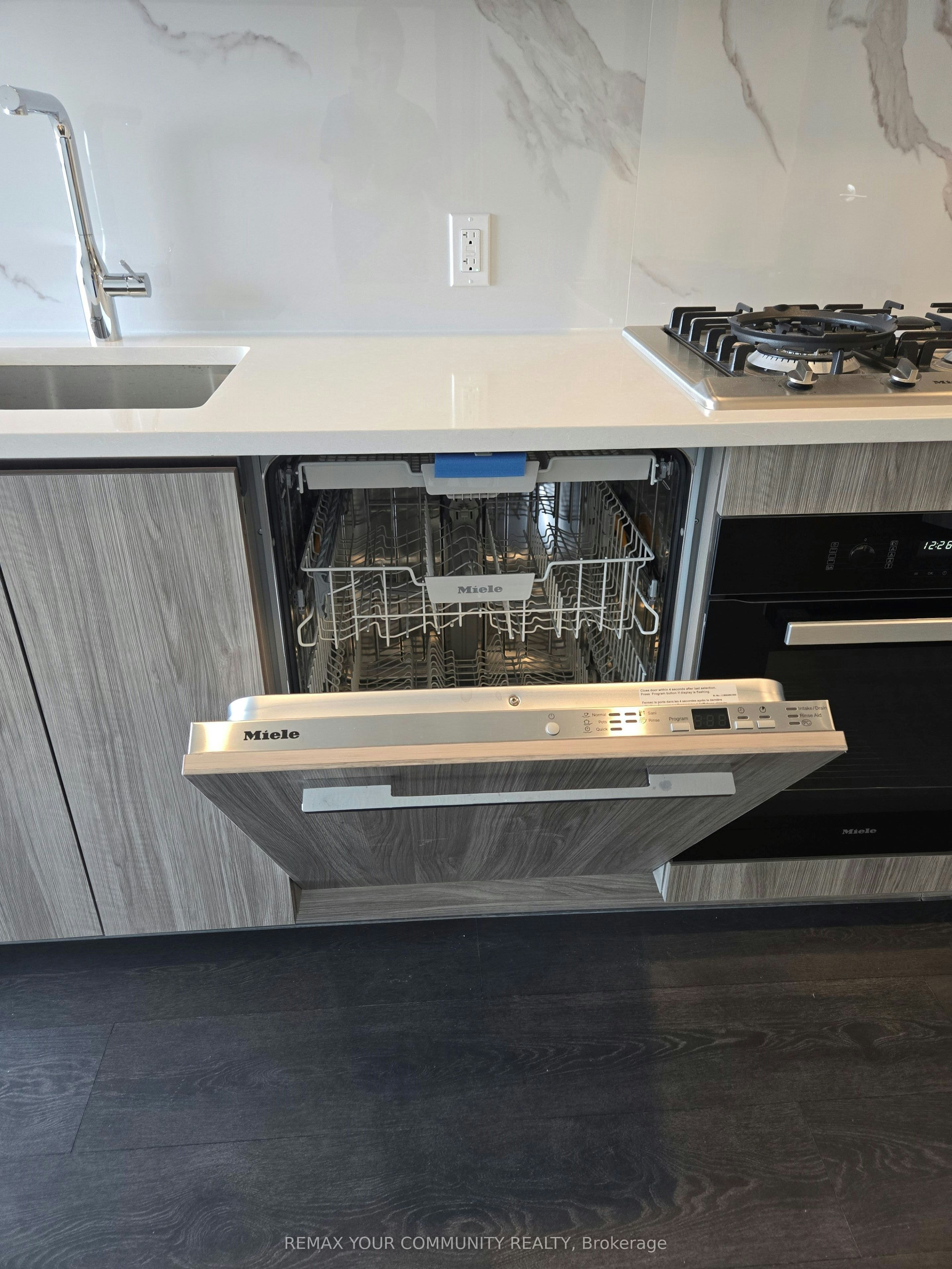 1209-18 Esther Shiner Boulevard, Toronto, ON, M2K 0J7 - 9
