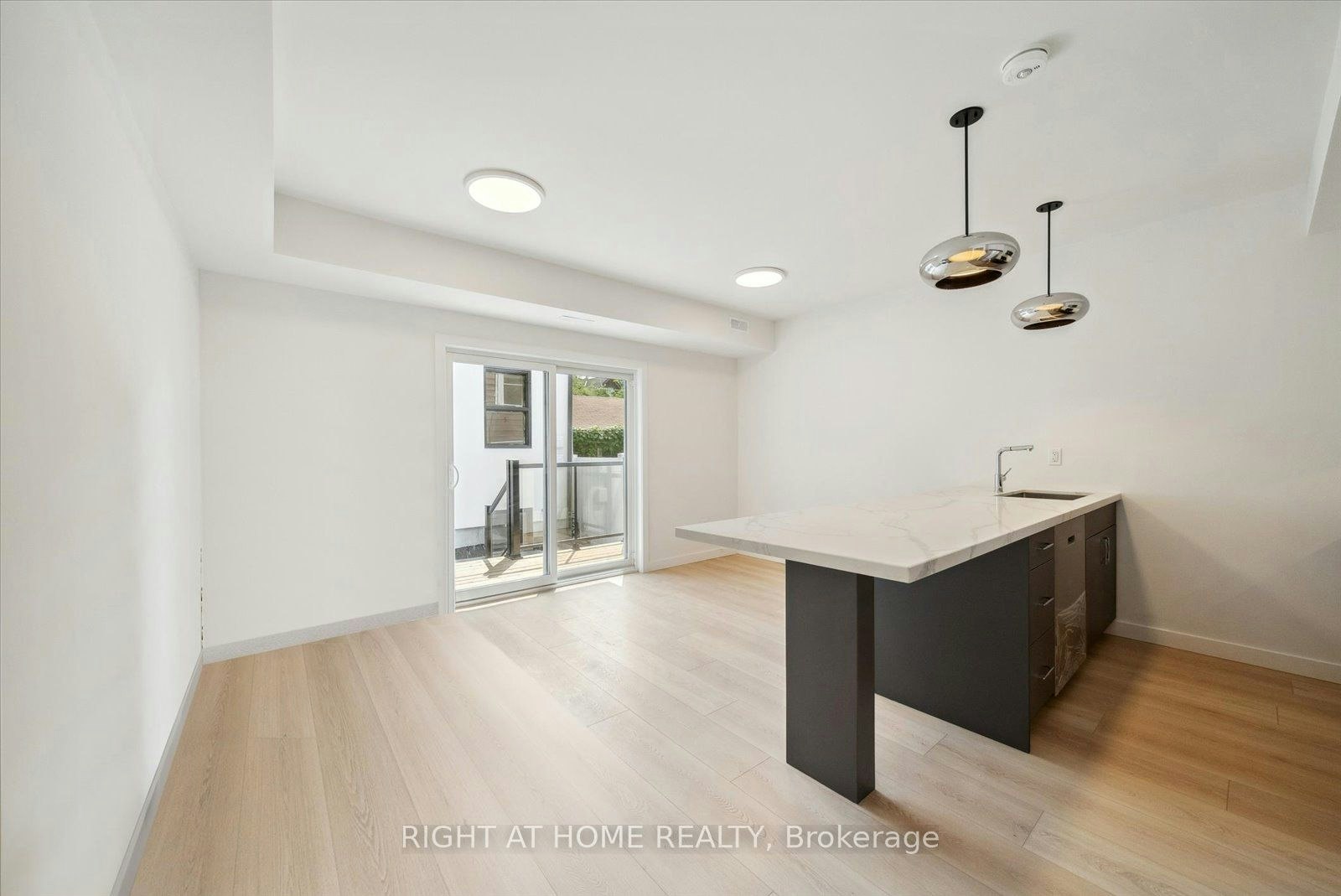 2-367 Howland Avenue, Toronto, ON, M5R 3C1 - 5