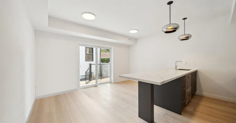 2-367 Howland Avenue, Toronto, ON, M5R 3C1 - 5