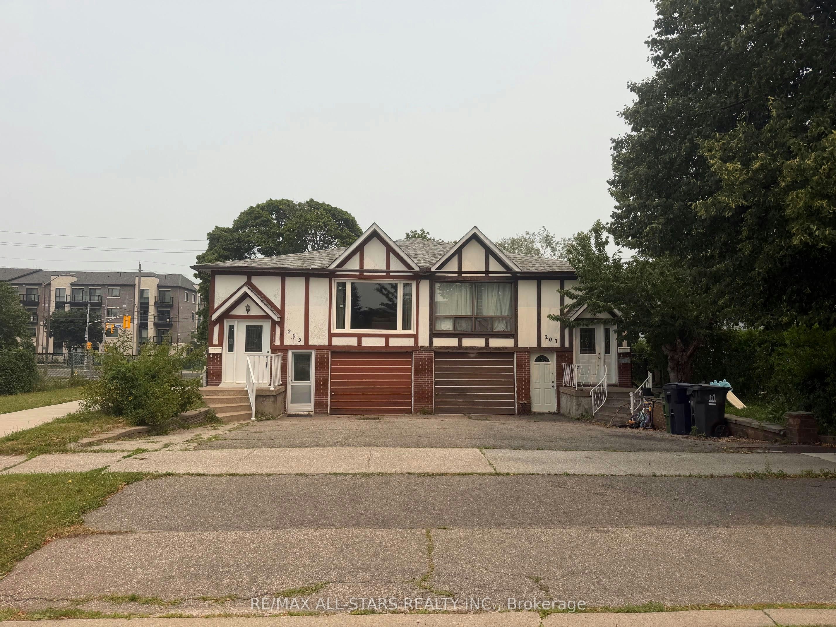 209 Apache Trail, Toronto, ON, M2H 2J3