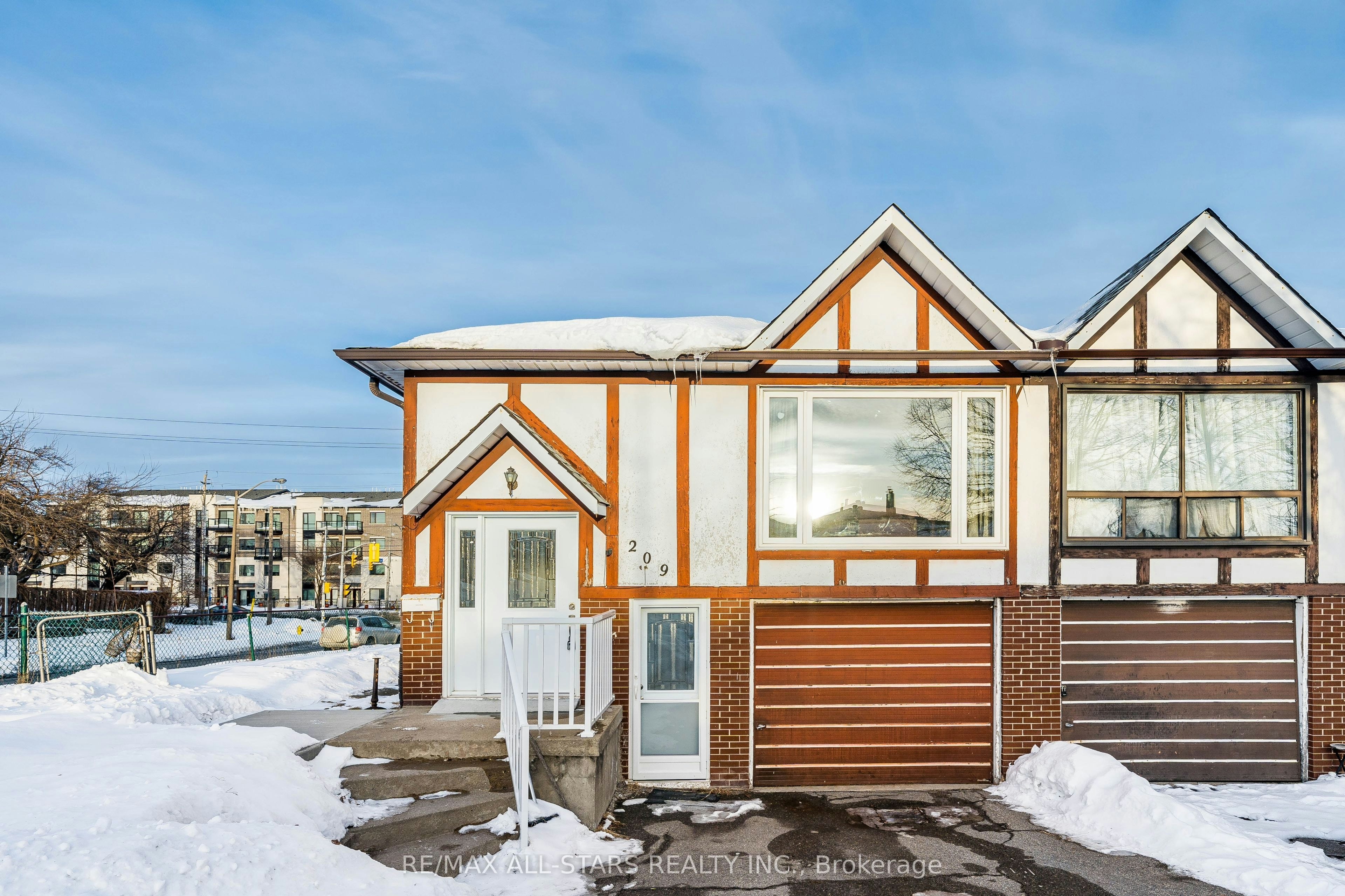 209 Apache Trail, Toronto, ON, M2H 2J3