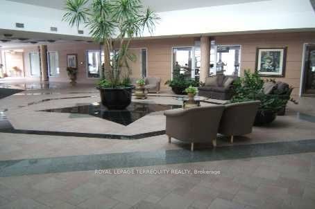 1306-5 Concorde Place, Toronto, ON, M3C 3M8 - 9