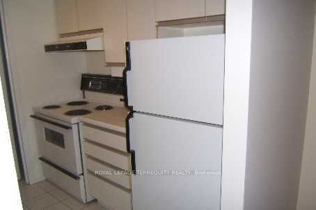 1306-5 Concorde Place, Toronto, ON, M3C 3M8 - 4