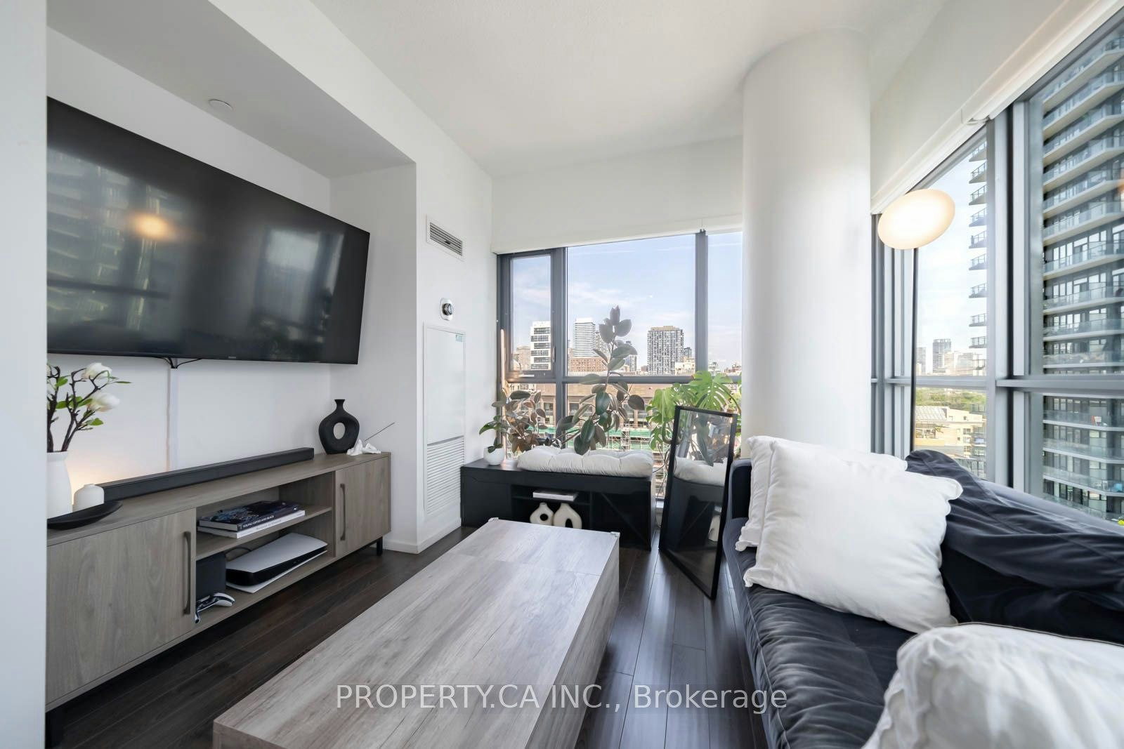 1506-159 Dundas Street E, Toronto, ON, M5B 1E4 - 11
