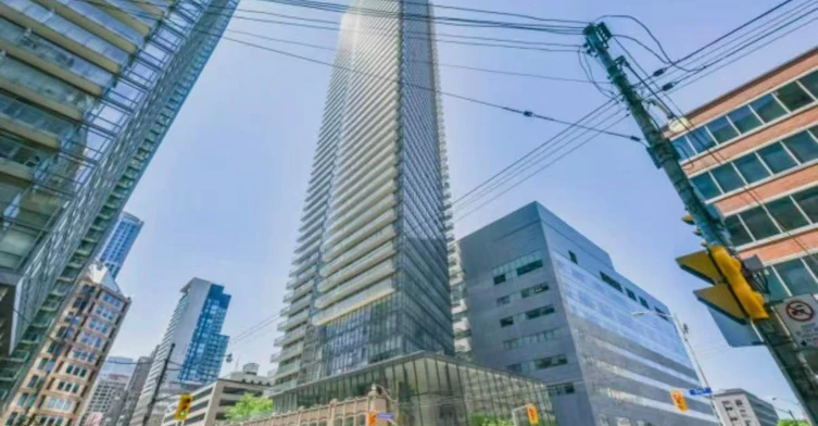 204-832 Bay Street, Toronto, ON, M5S 1Z6