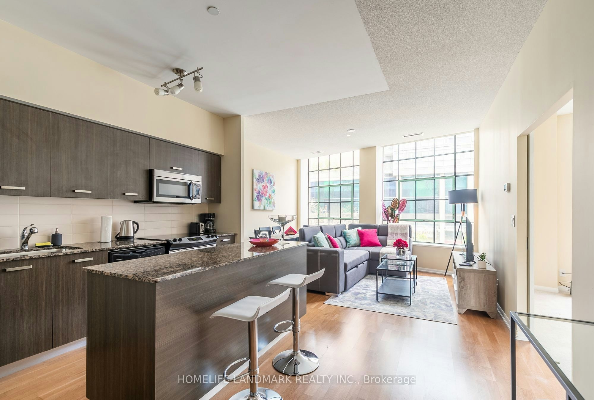 204-832 Bay Street, Toronto, ON, M5S 1Z6 - 4
