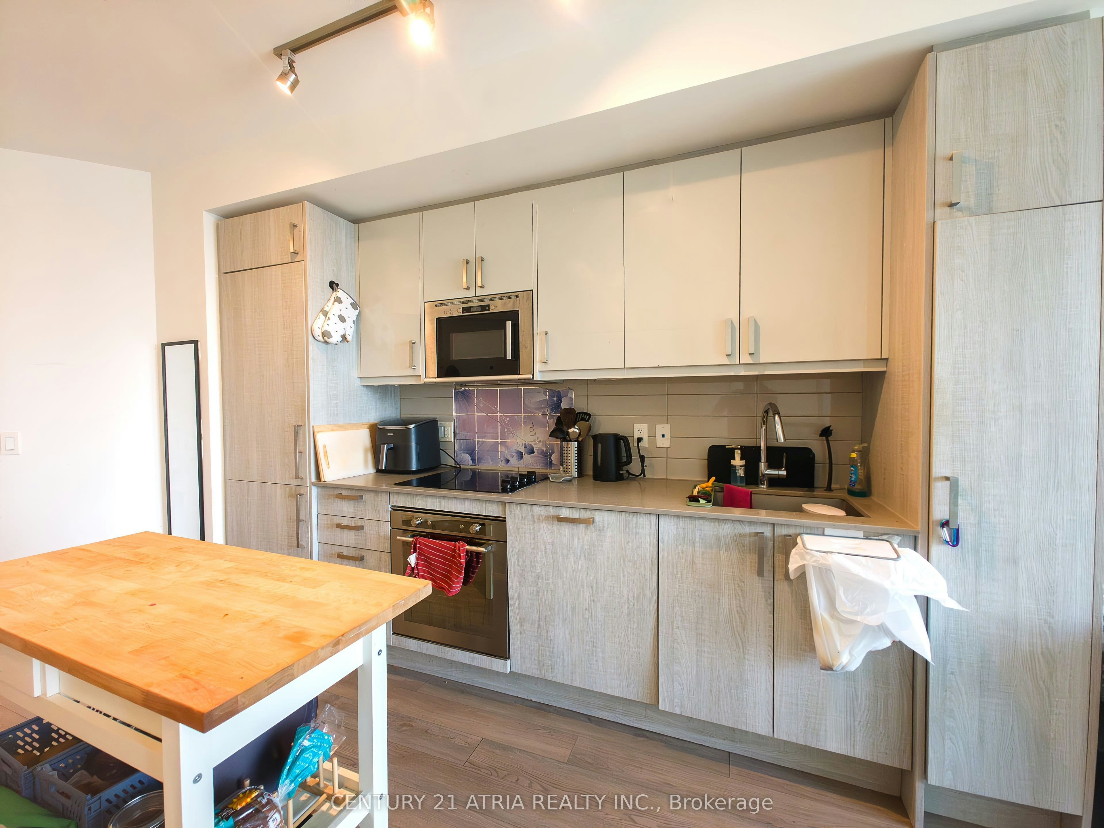 2403-77 Mutual Street, Toronto, ON, M5B 0B9 - 4
