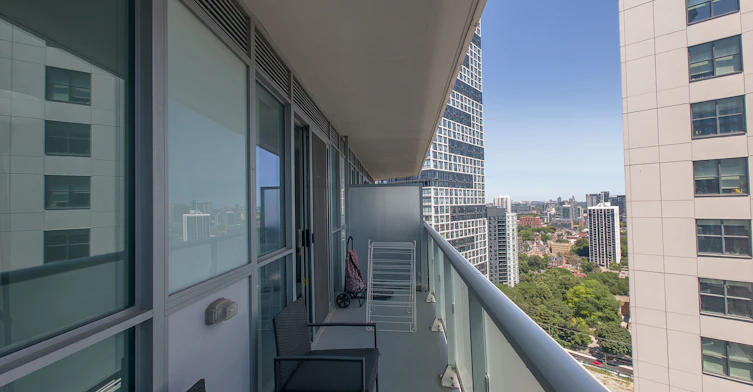 2403-77 Mutual Street, Toronto, ON, M5B 0B9 - 9