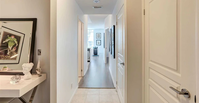 3312-18 Yonge Street, Toronto, ON, M5E 1Z8 - 3