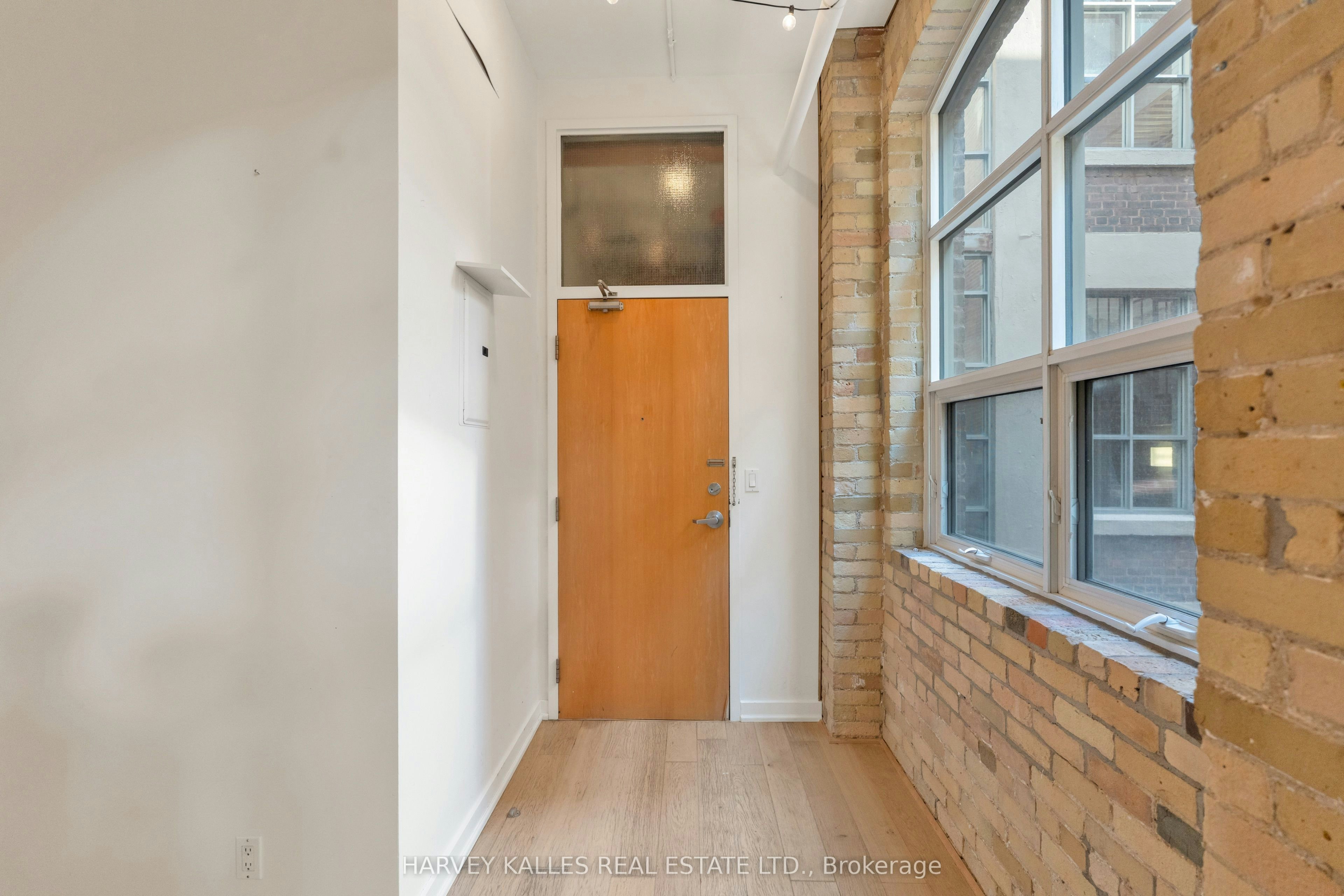 301-383 Adelaide Street E, Toronto, ON, M5A 1N3 - 4